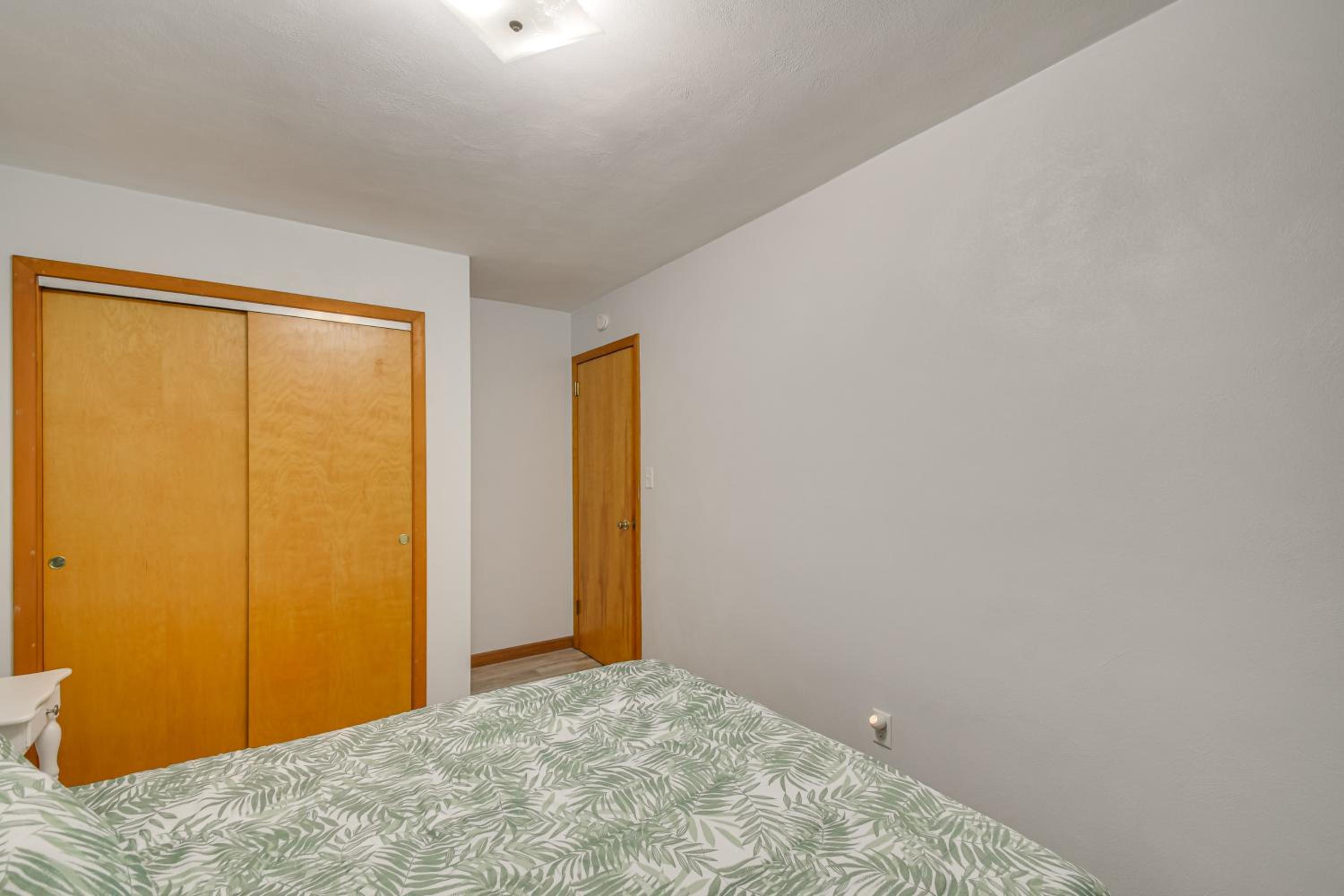 1 Mi to Rock Riverfront Family-Friendly Retreat!