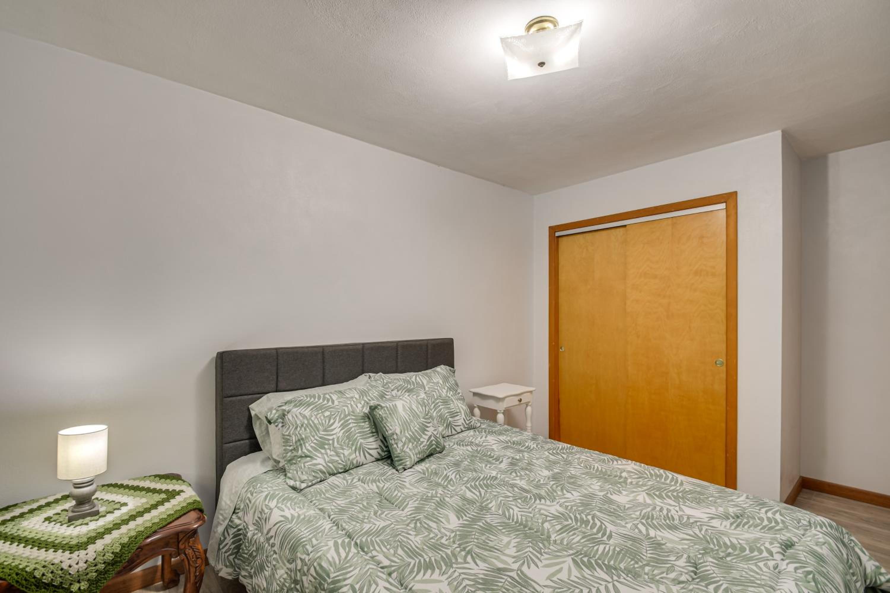 1 Mi to Rock Riverfront Family-Friendly Retreat!