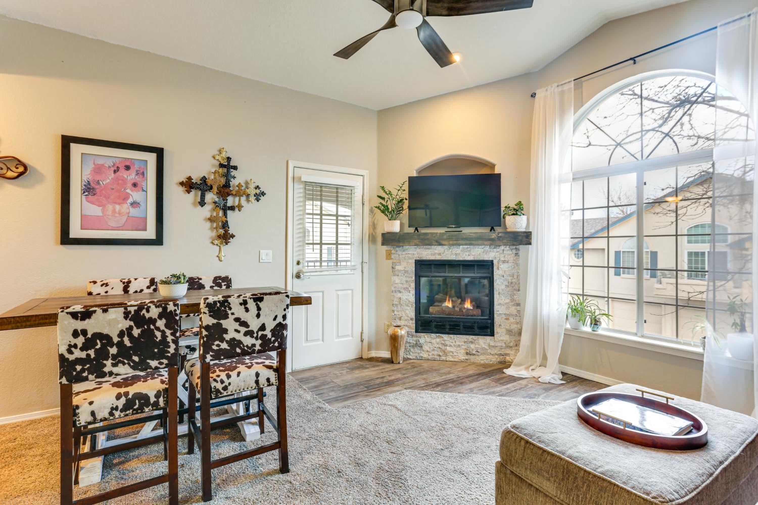 Less Than 1 Mi to Light Rail! Centennial Condo with Balcony