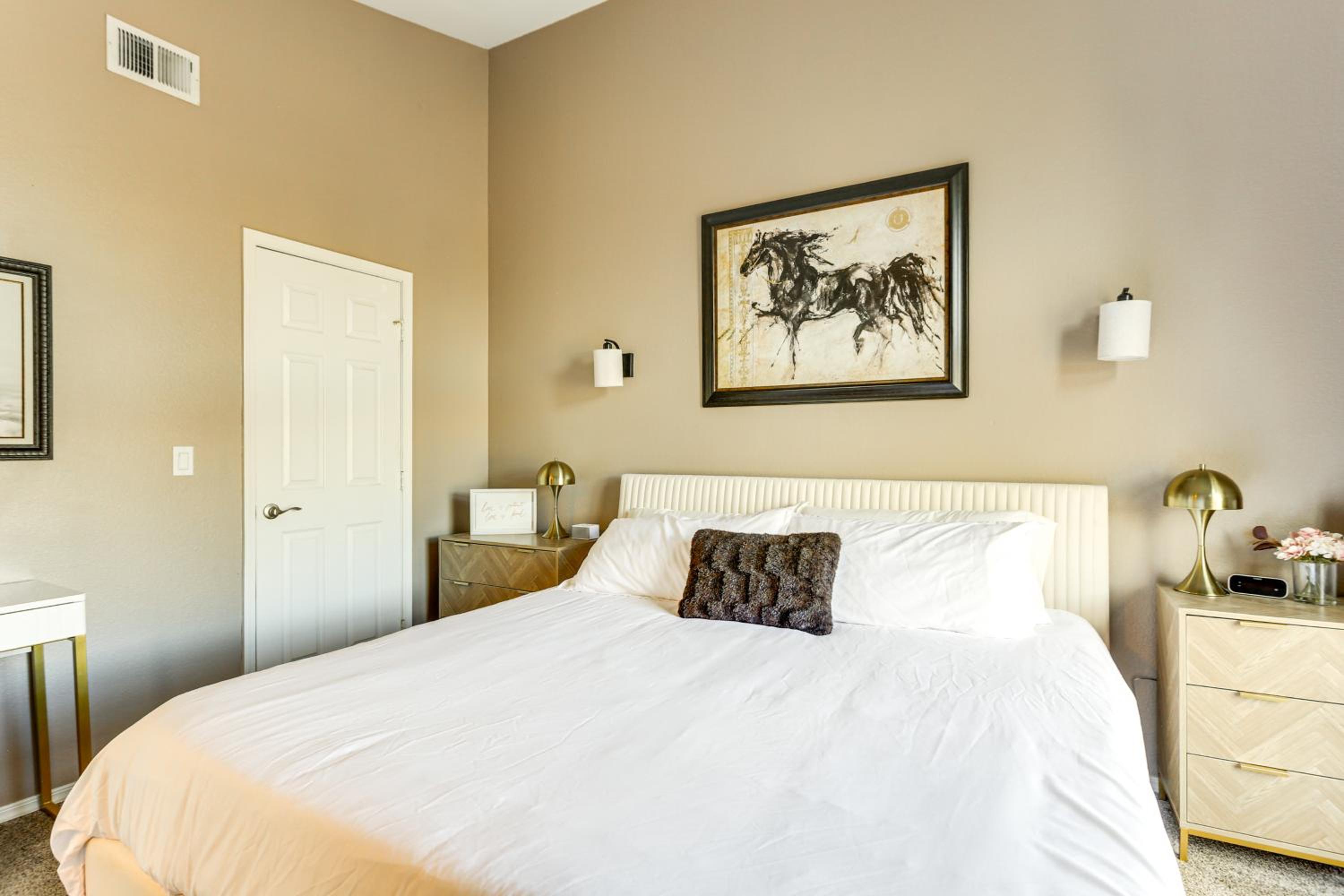 Less Than 1 Mi to Light Rail! Centennial Condo with Balcony