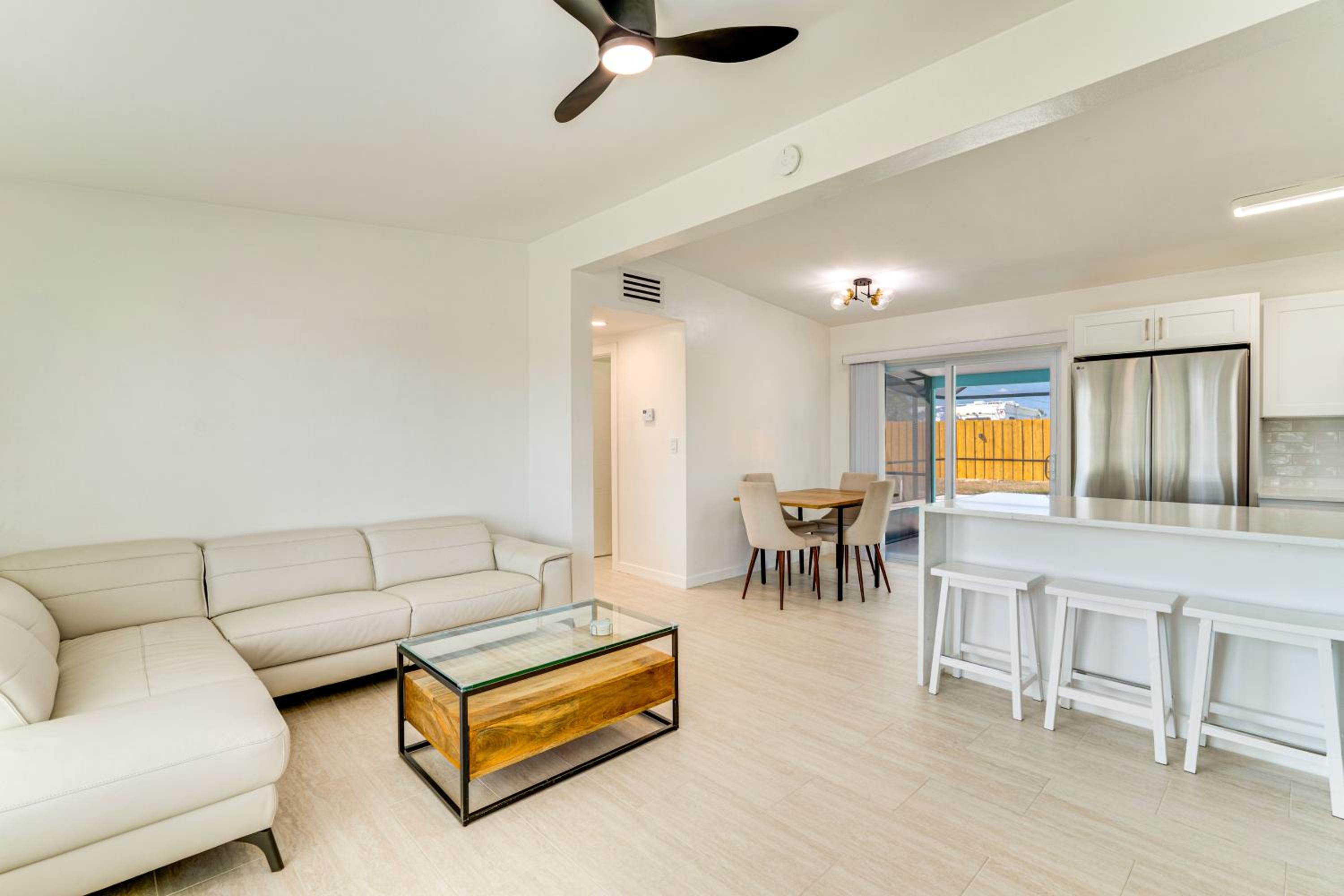 4 Mi to Beach! Sleek Getaway in Port Charlotte