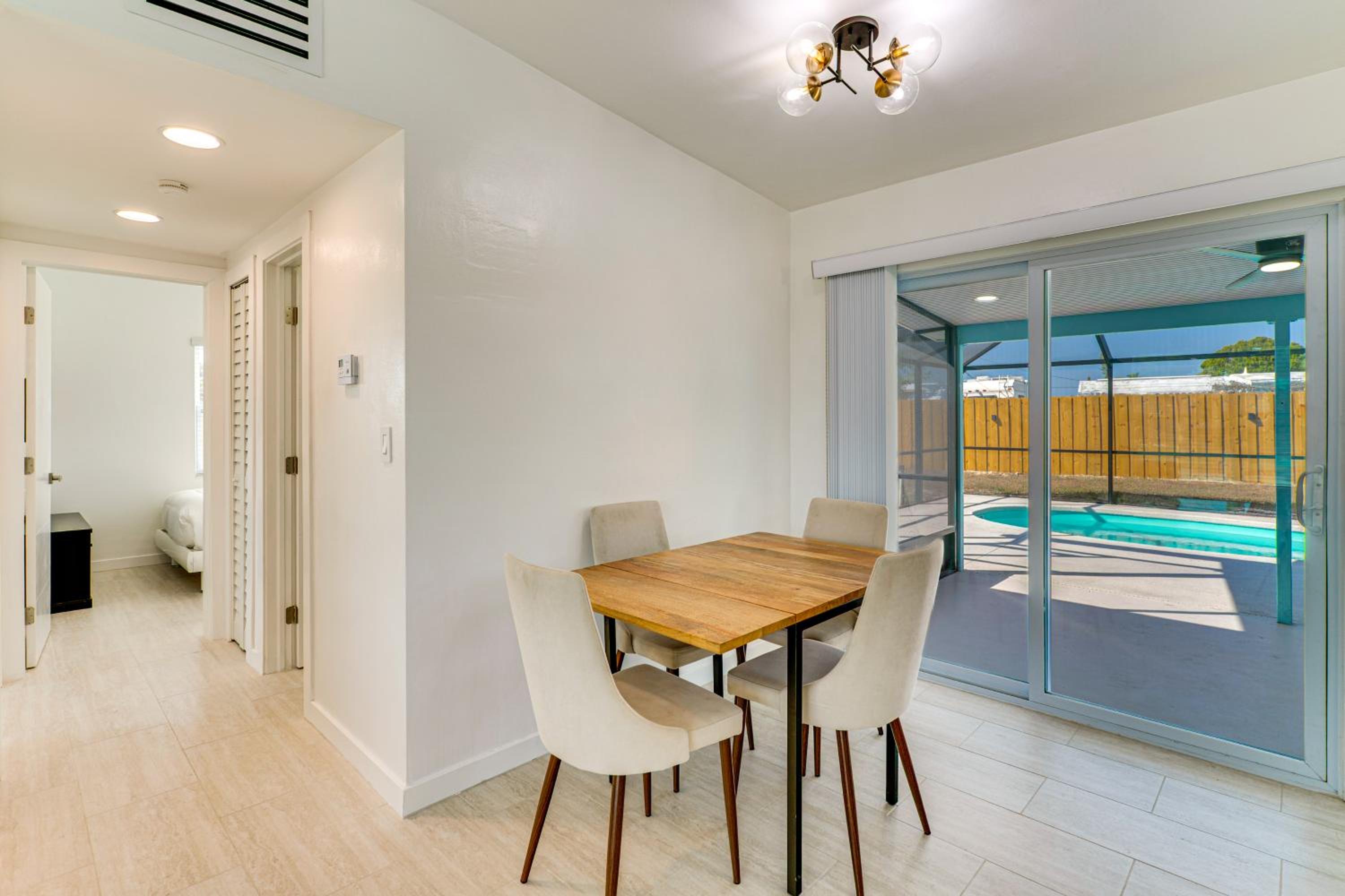 4 Mi to Beach! Sleek Getaway in Port Charlotte