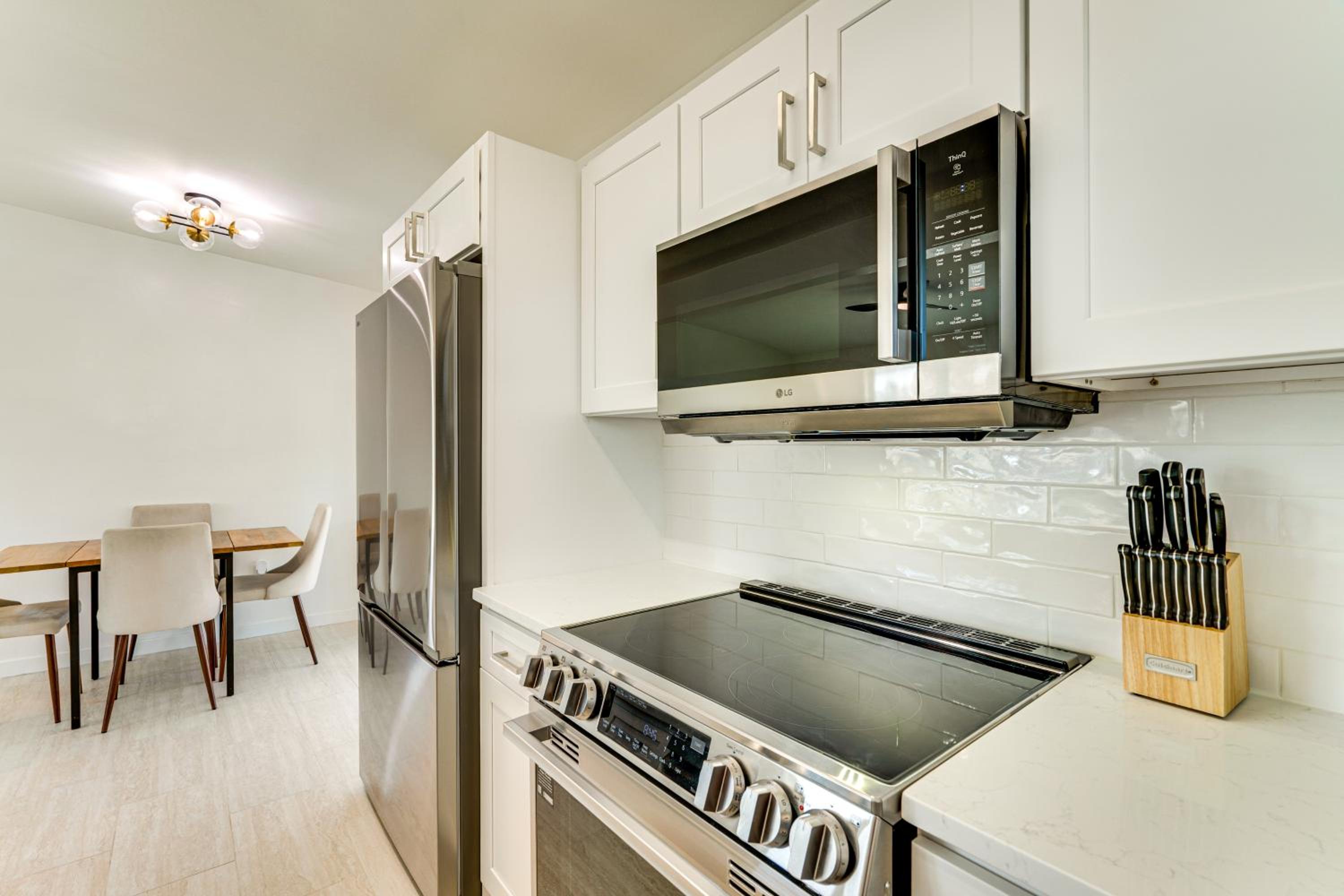 4 Mi to Beach! Sleek Getaway in Port Charlotte