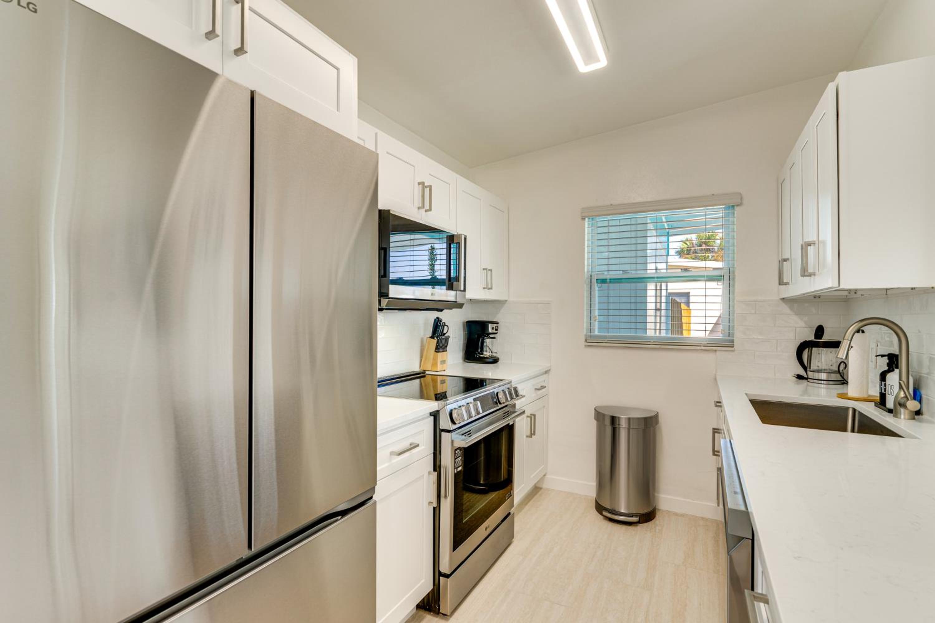 4 Mi to Beach! Sleek Getaway in Port Charlotte