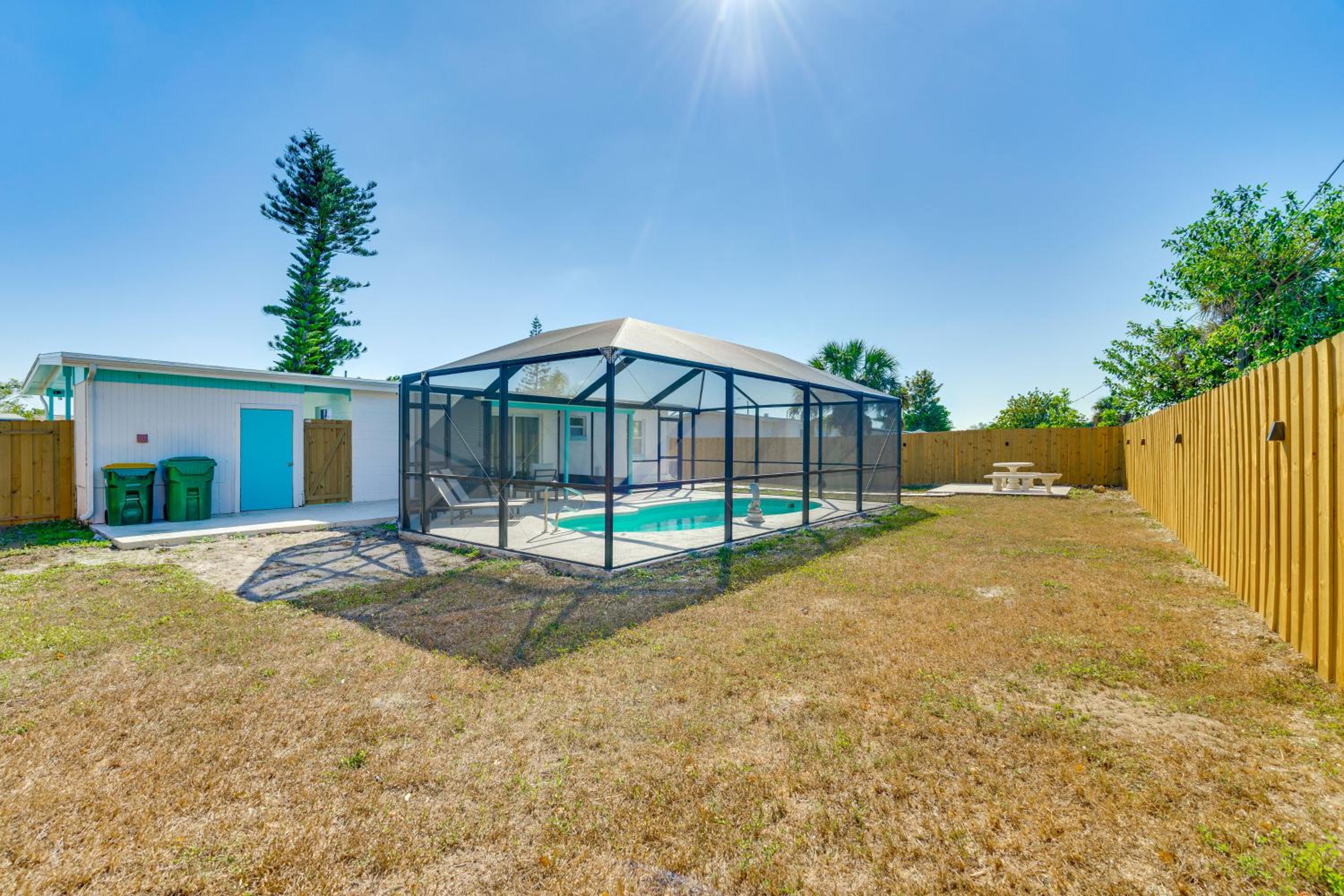 4 Mi to Beach! Sleek Getaway in Port Charlotte
