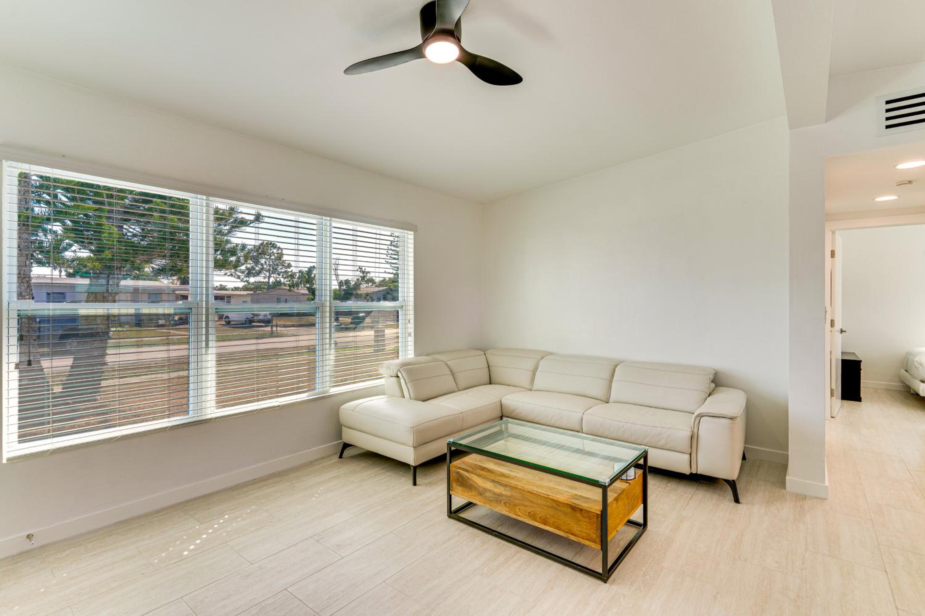 4 Mi to Beach! Sleek Getaway in Port Charlotte
