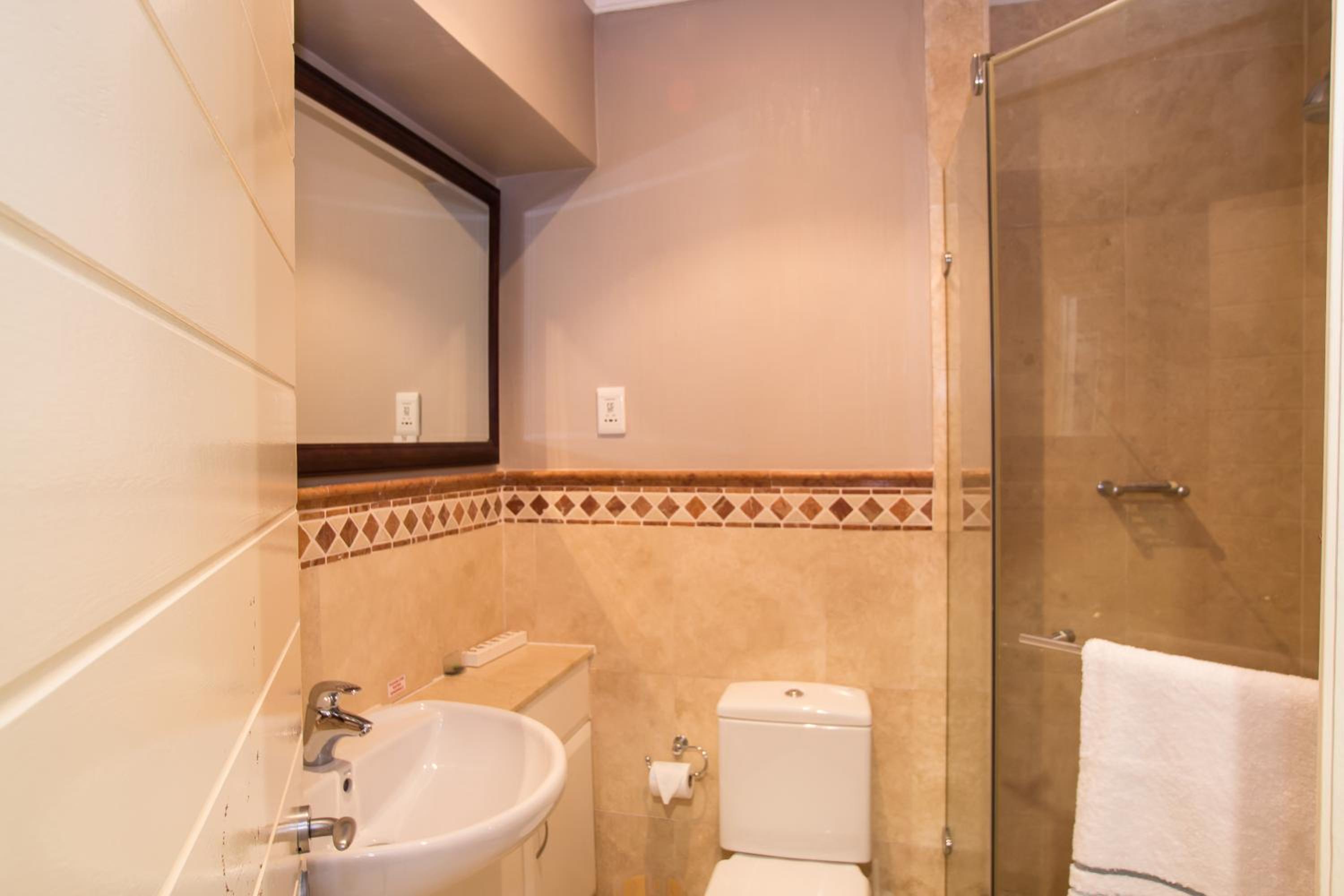 702 Oyster Rock - by Stay in Umhlanga