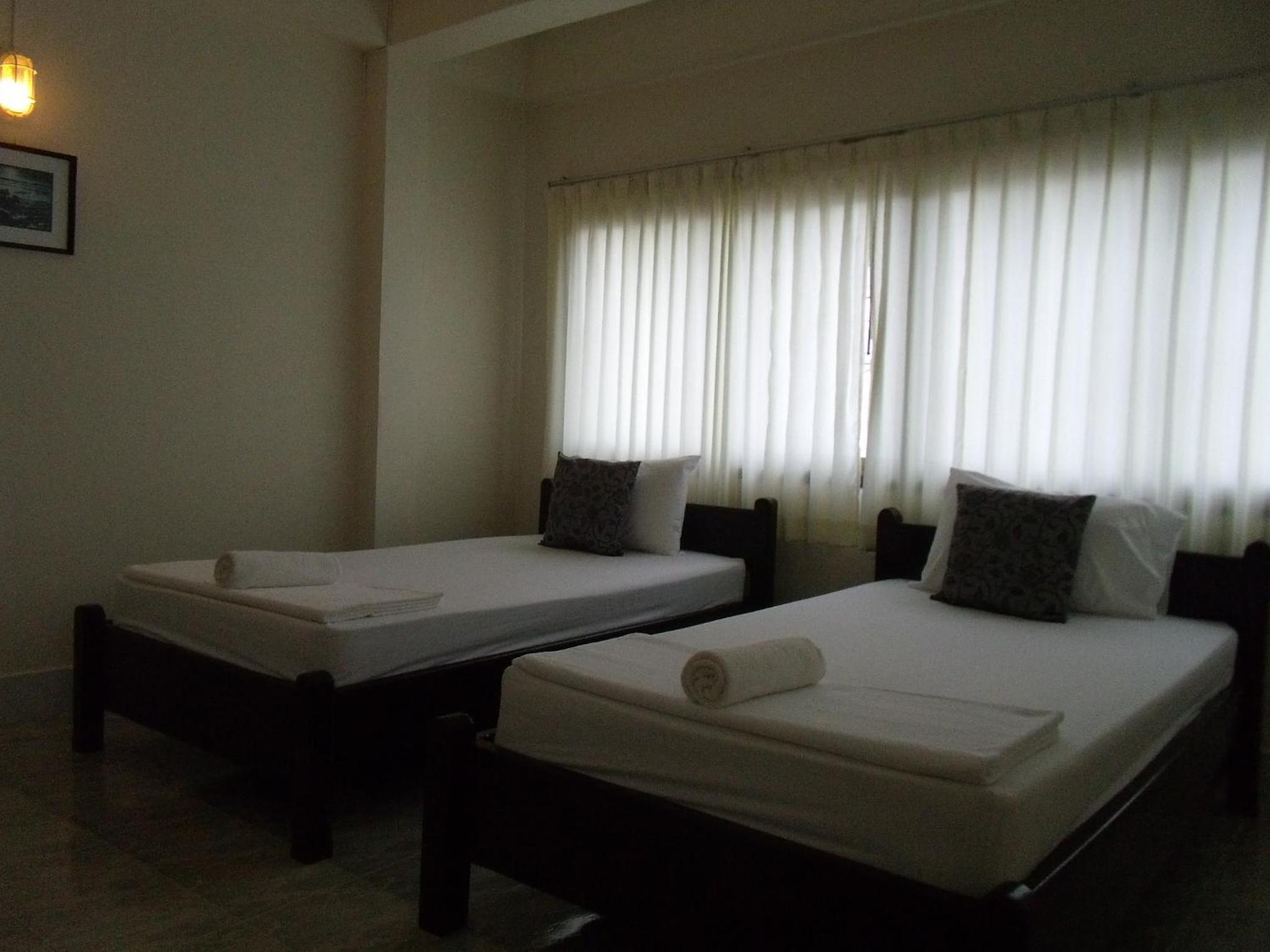 Albatross Guesthouse @ Thungwualaen Beach
