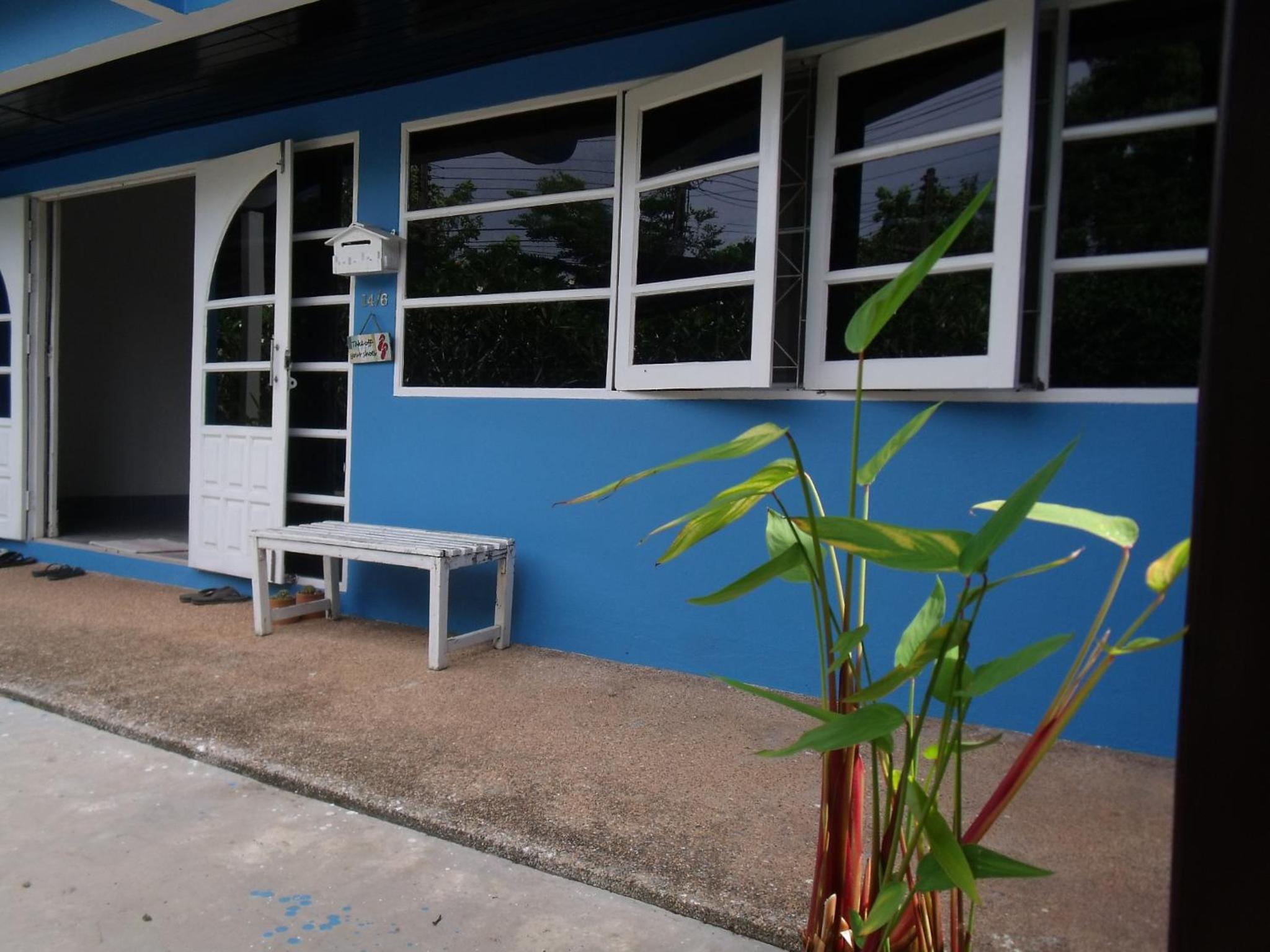 Albatross Guesthouse @ Thungwualaen Beach