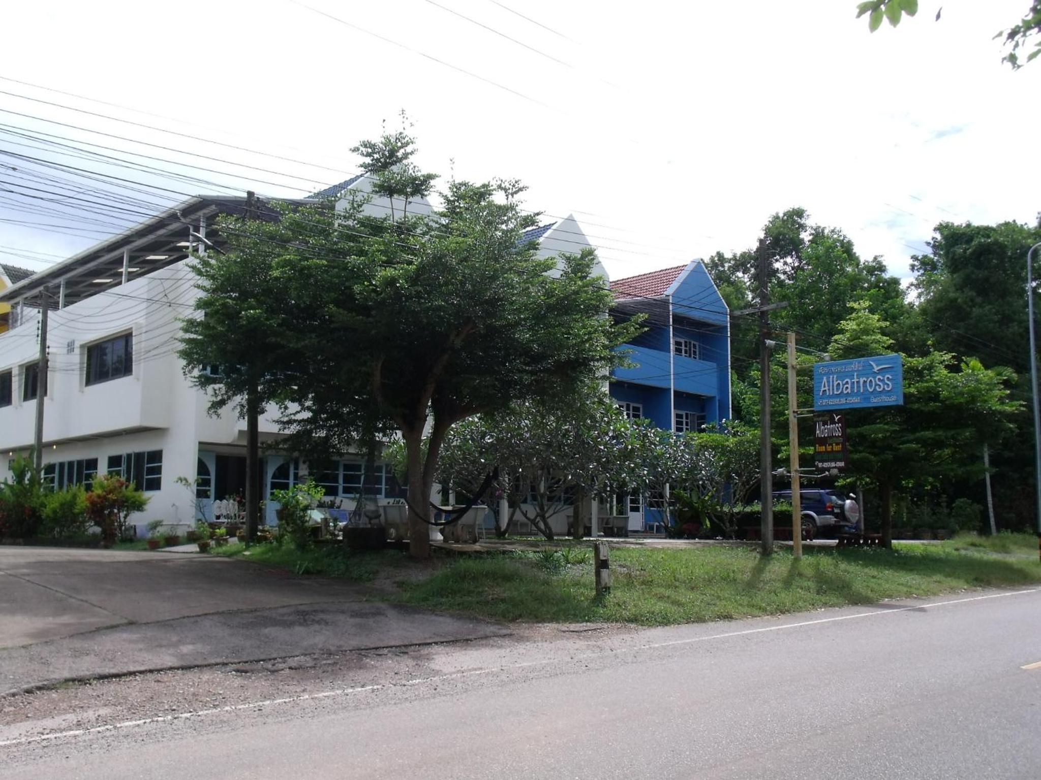 Albatross Guesthouse @ Thungwualaen Beach
