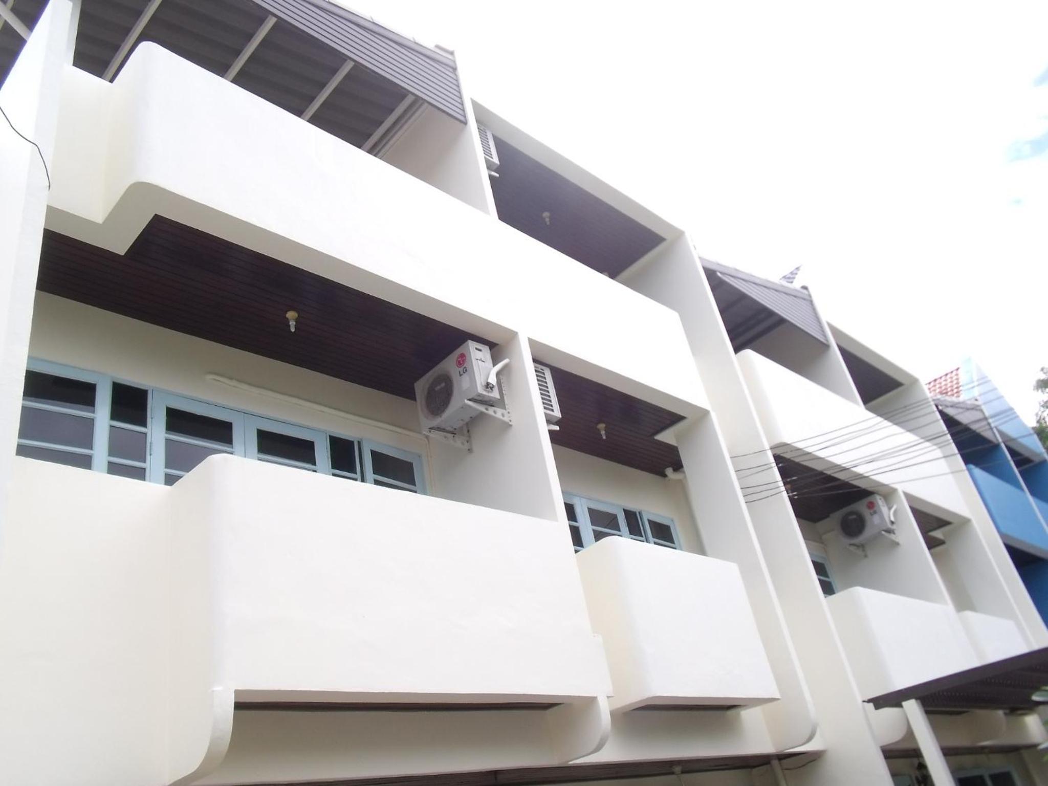 Albatross Guesthouse @ Thungwualaen Beach