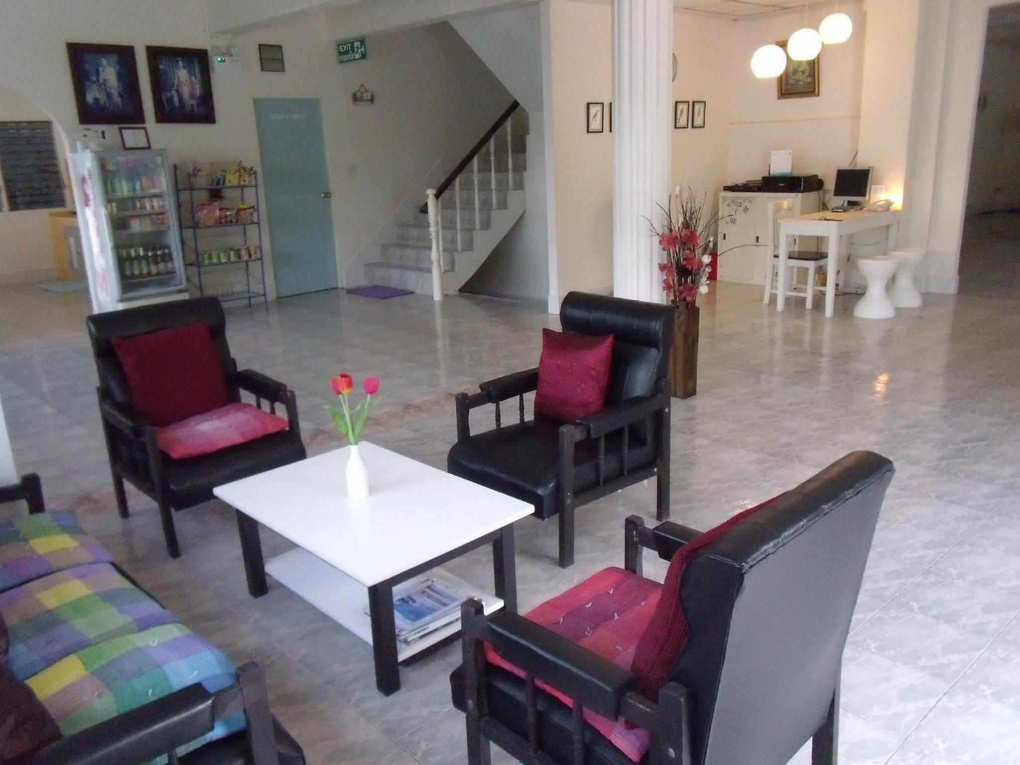 Albatross Guesthouse @ Thungwualaen Beach