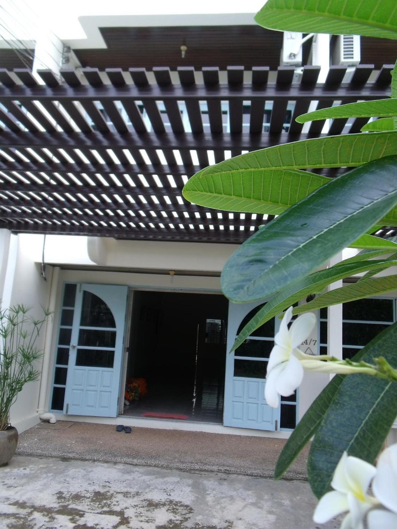 Albatross Guesthouse @ Thungwualaen Beach