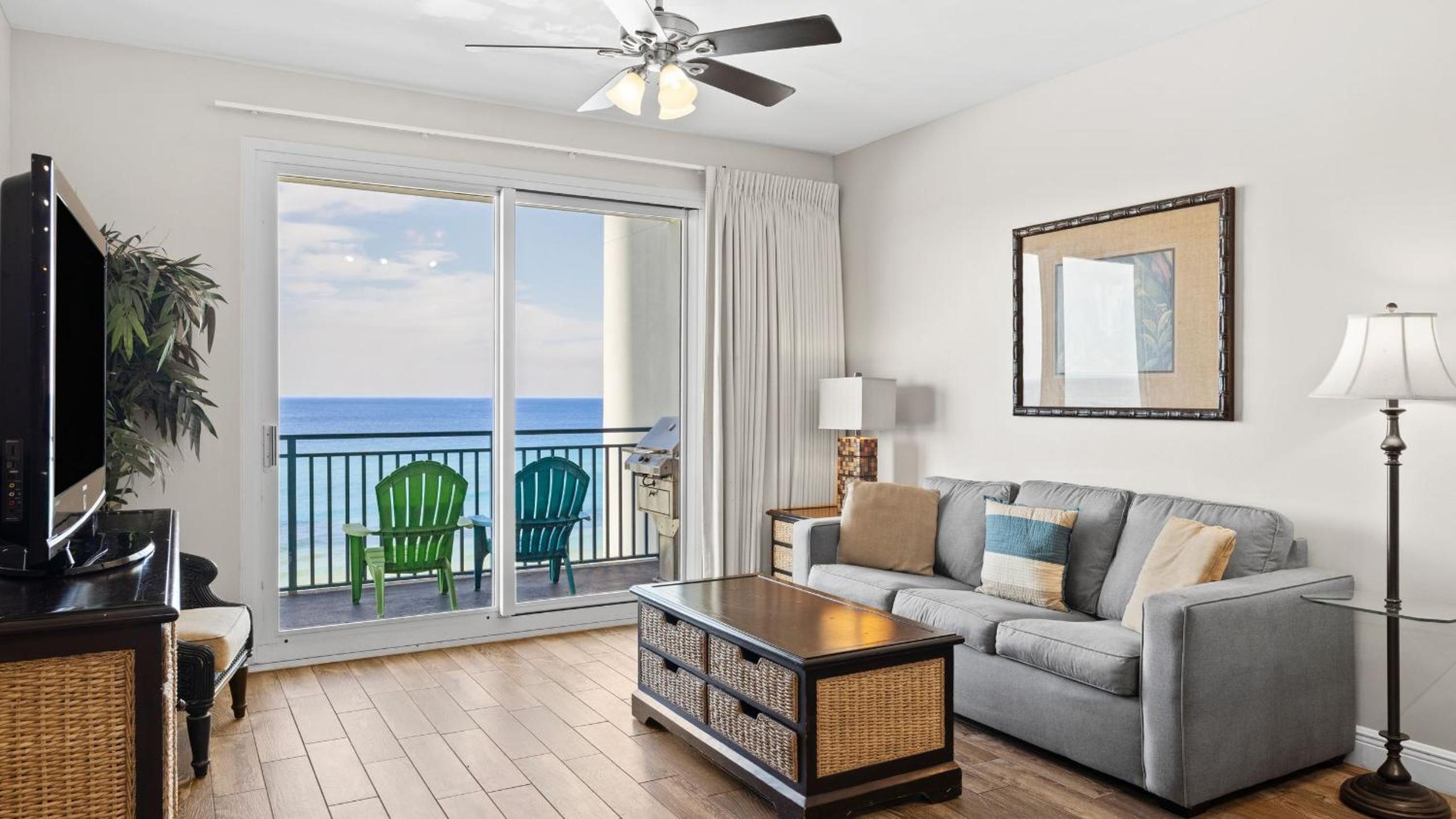 2 Beachfront Condos BBQ Balconies Resort Pool Hot Tub Direct Beach Access