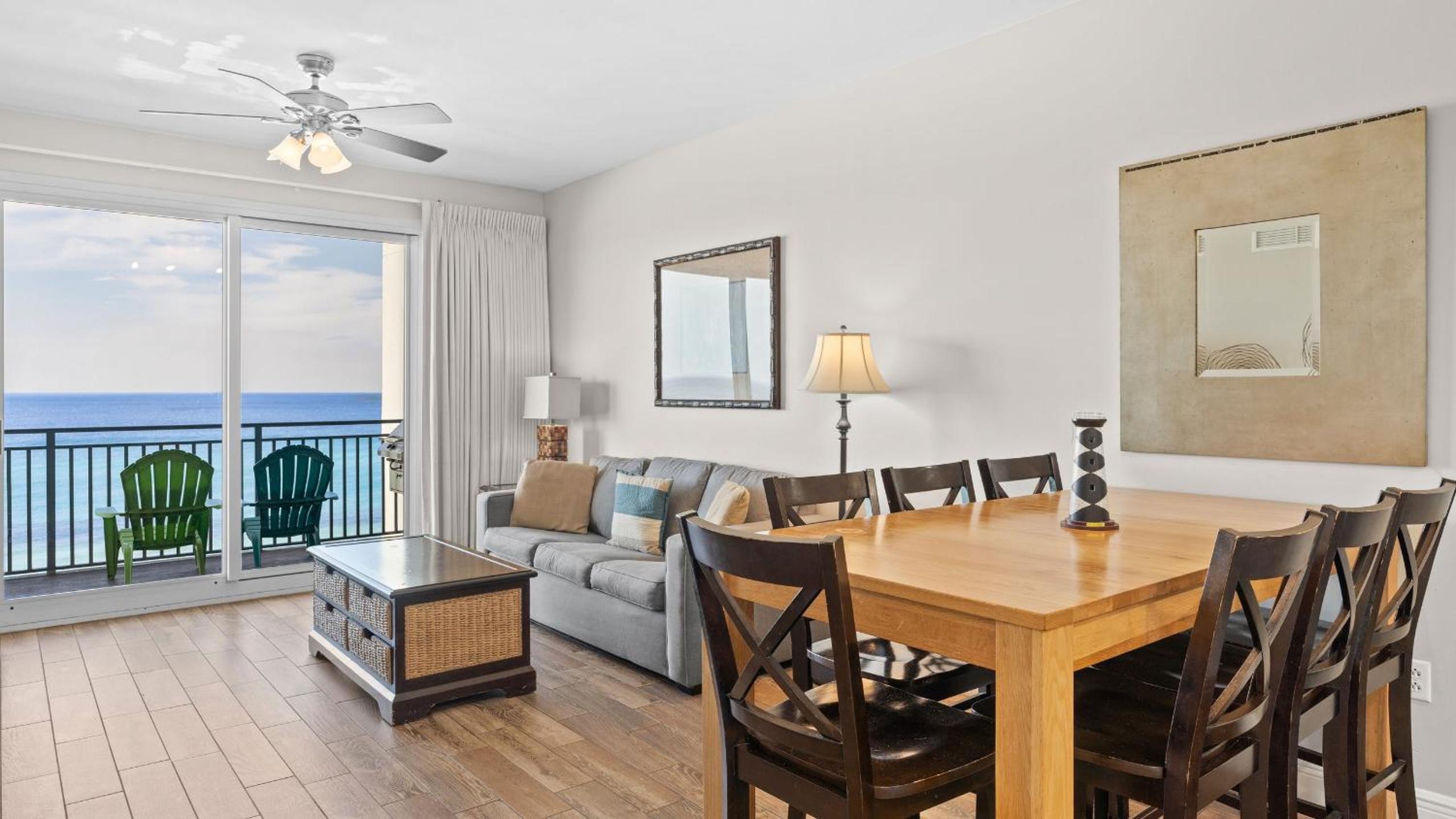 2 Beachfront Condos BBQ Balconies Resort Pool Hot Tub Direct Beach Access