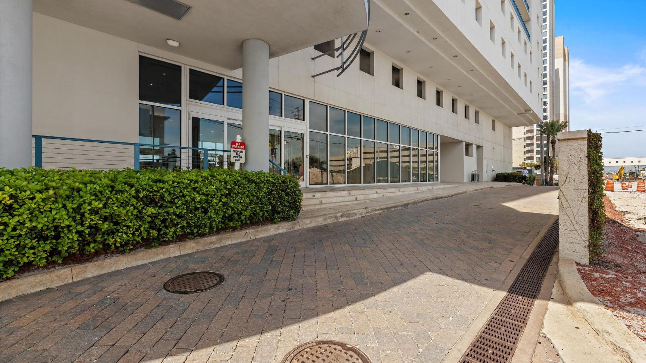 2 Beachfront Condos BBQ Balconies Resort Pool Hot Tub Direct Beach Access