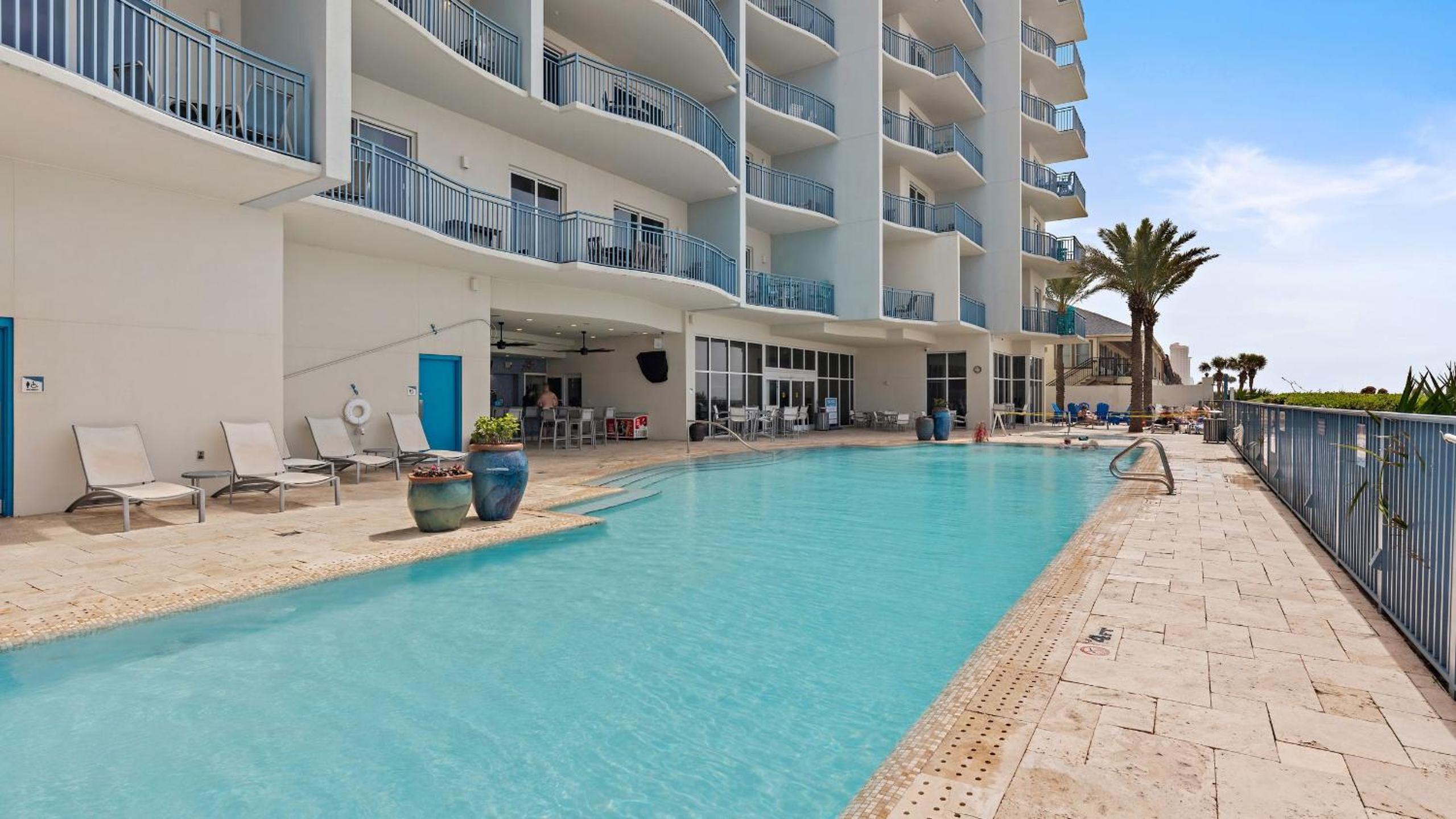 2 Beachfront Condos BBQ Balconies Resort Pool Hot Tub Direct Beach Access