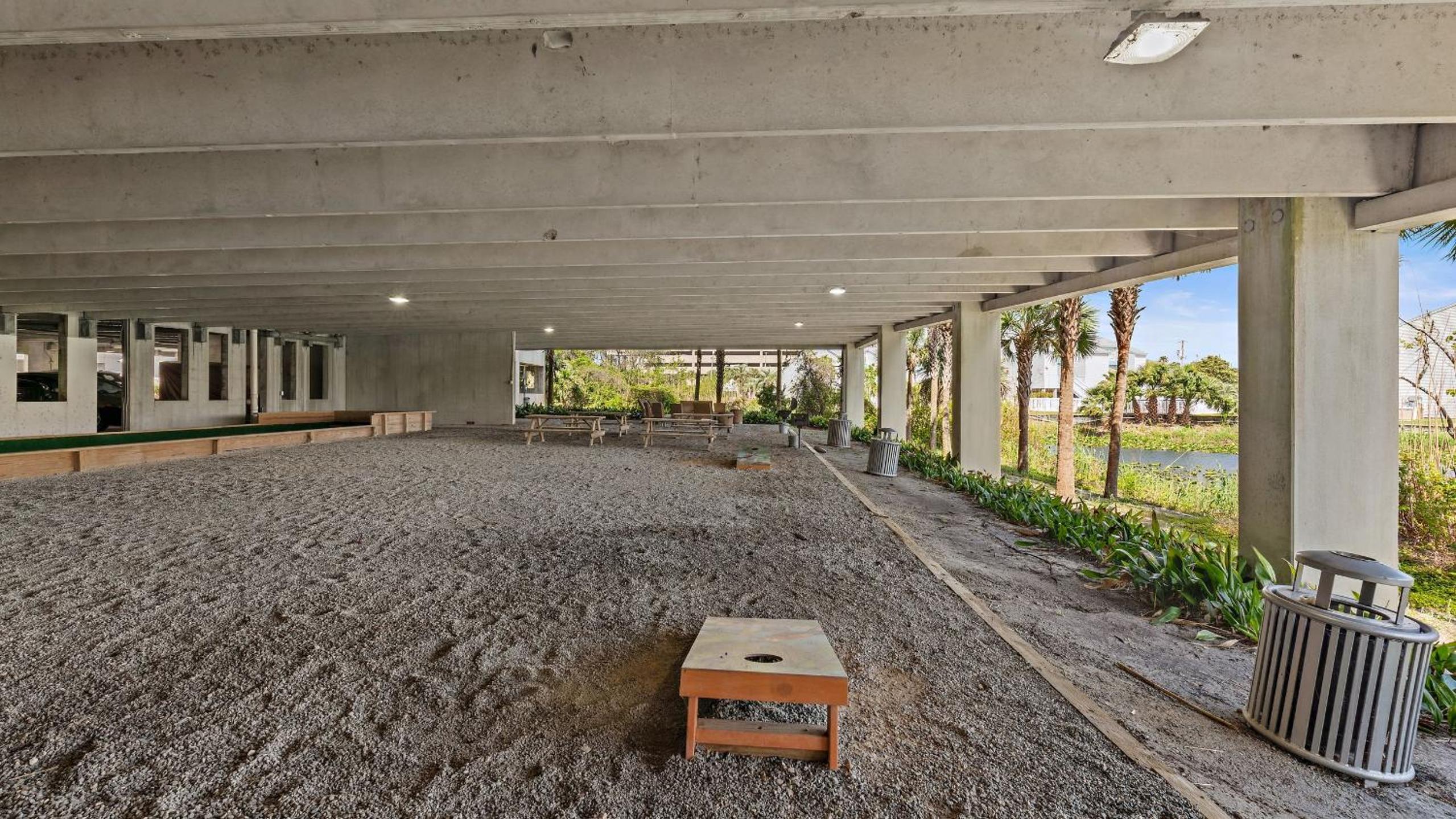 2 Beachfront Condos BBQ Balconies Resort Pool Hot Tub Direct Beach Access