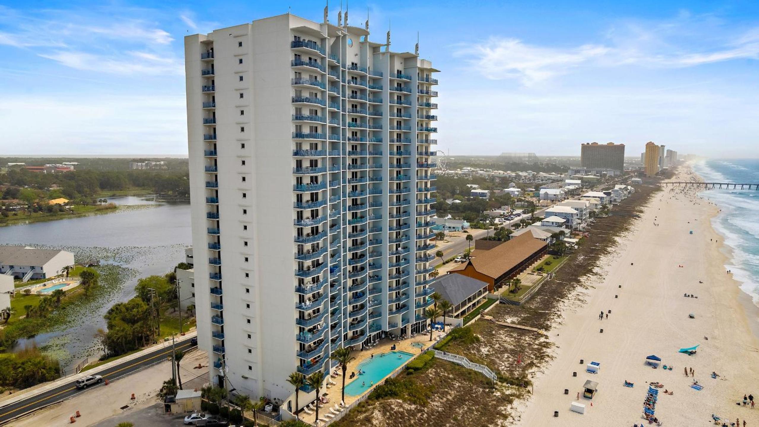 2 Beachfront Condos BBQ Balconies Resort Pool Hot Tub Direct Beach Access