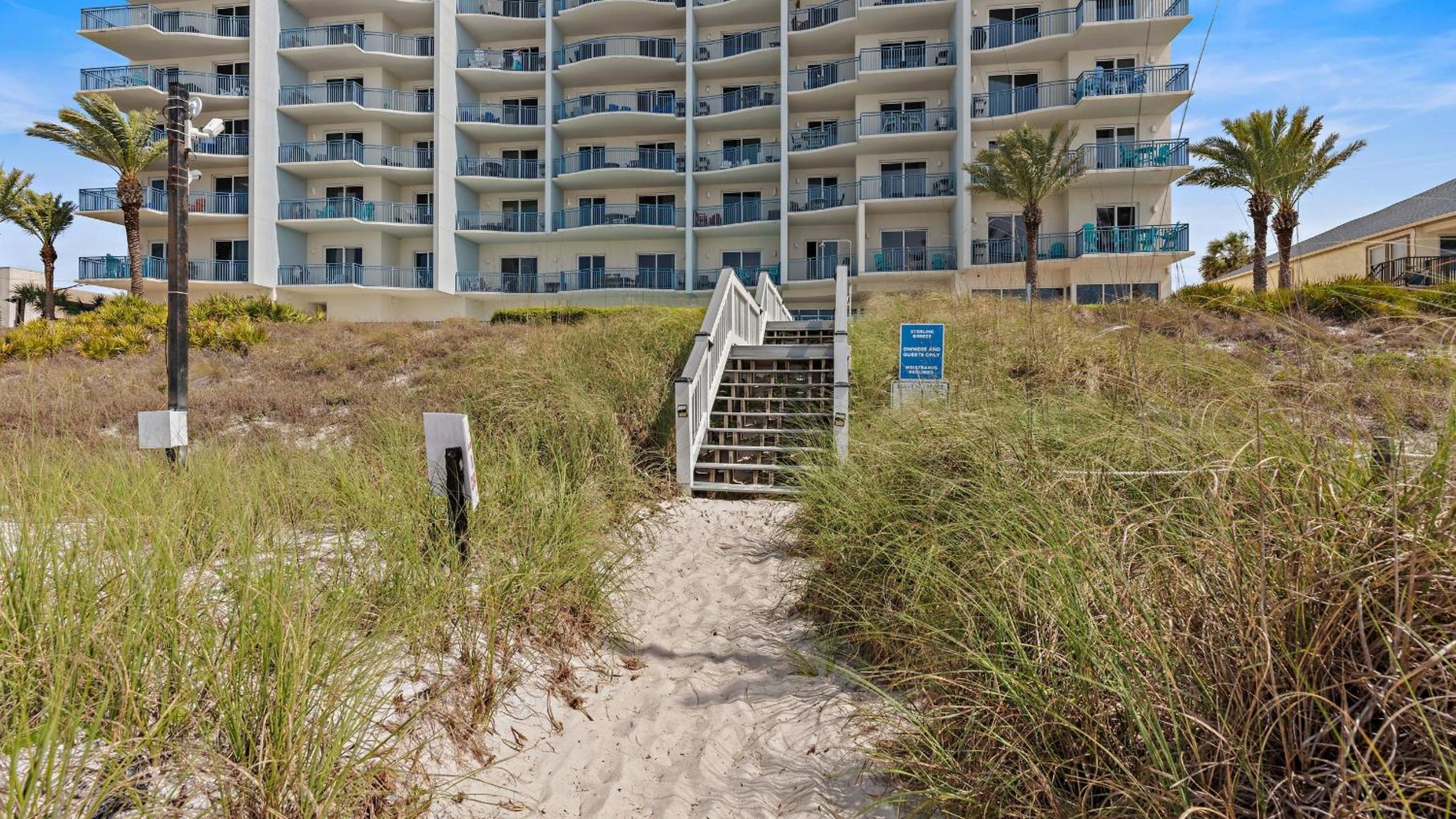 2 Beachfront Condos BBQ Balconies Resort Pool Hot Tub Direct Beach Access