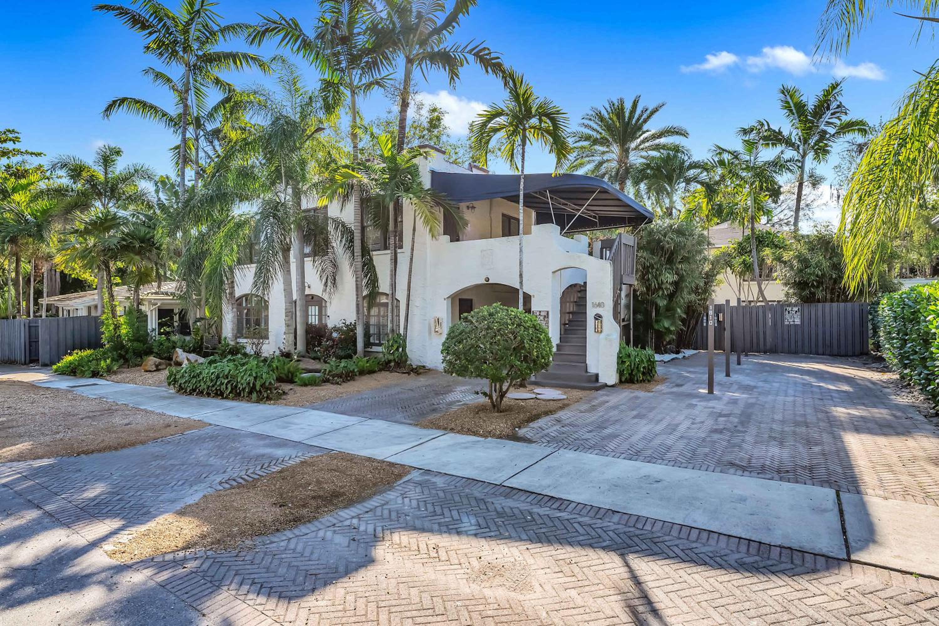 Victoria Park Oasis Walk to las Olas Beach