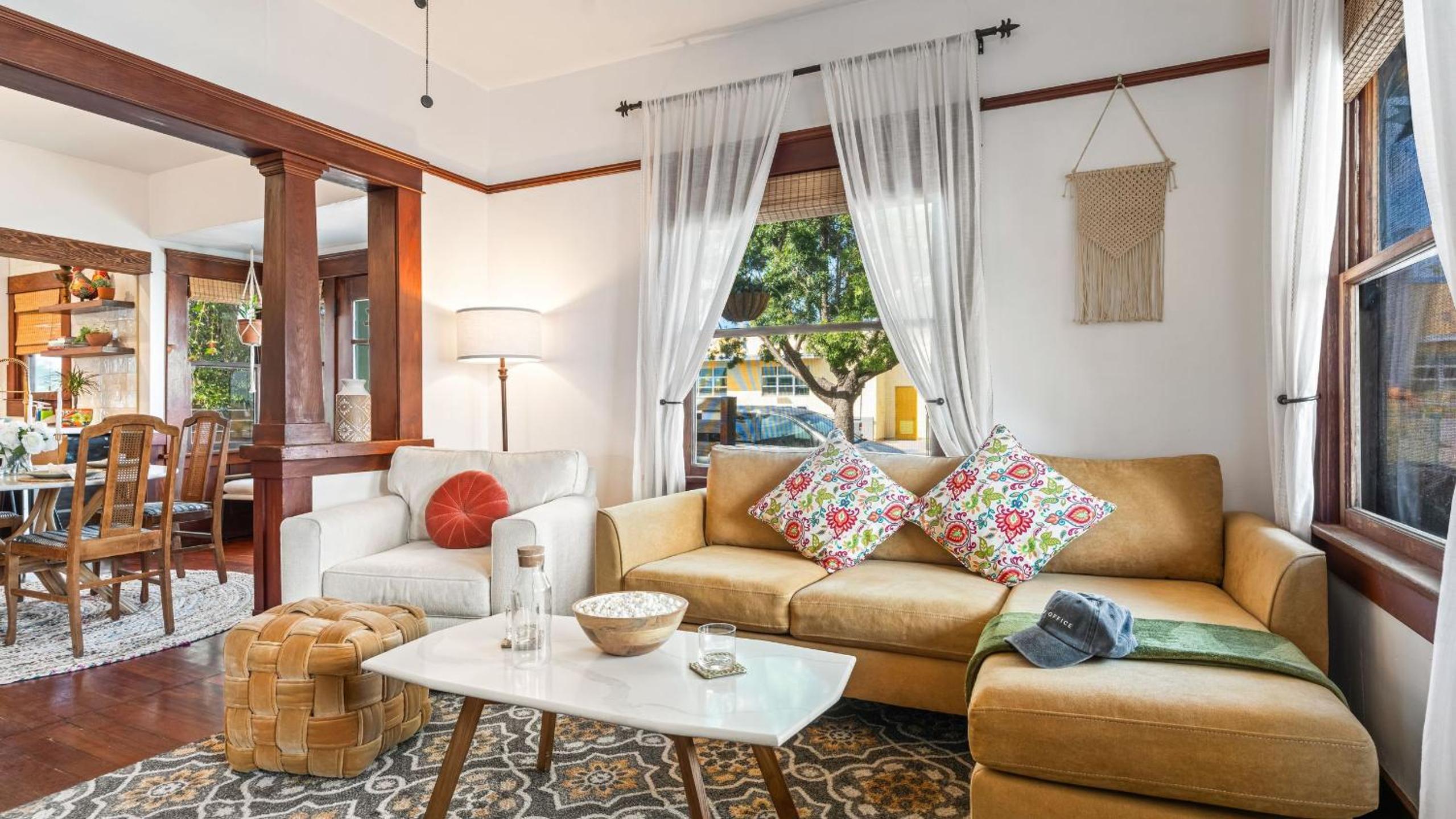 Classic San Diego Home w Outdoor Lounge Vintage Charm Casa Craftsman by Avantstay