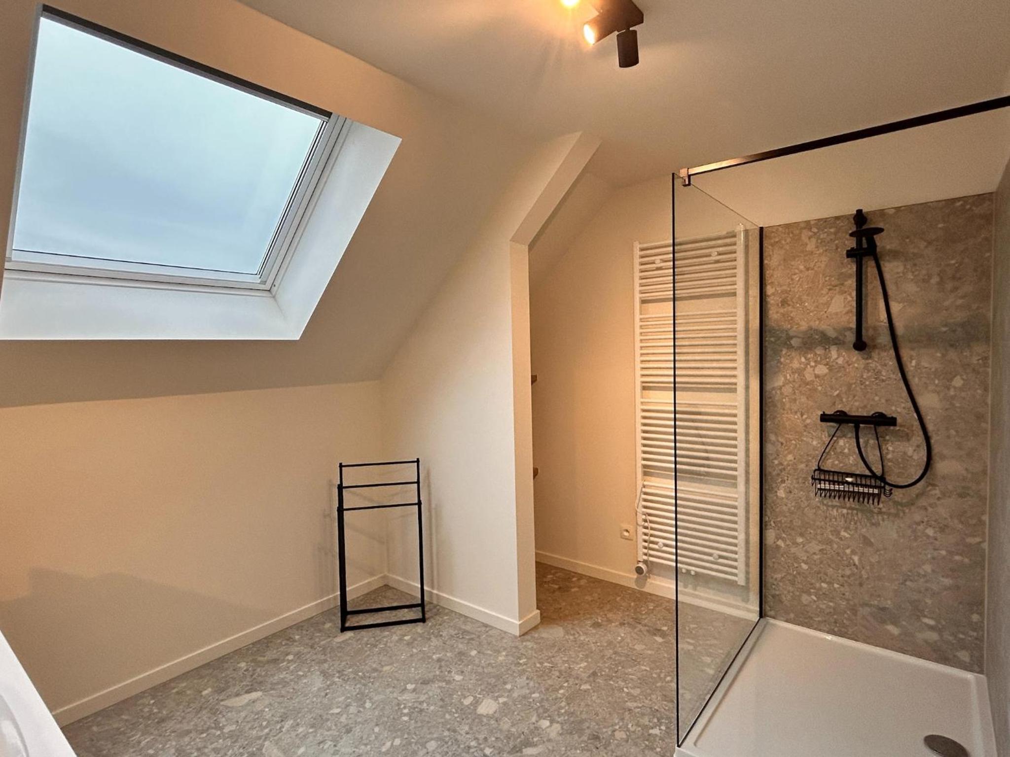 Spacious 3-Floor Holiday Home for 8 Guests