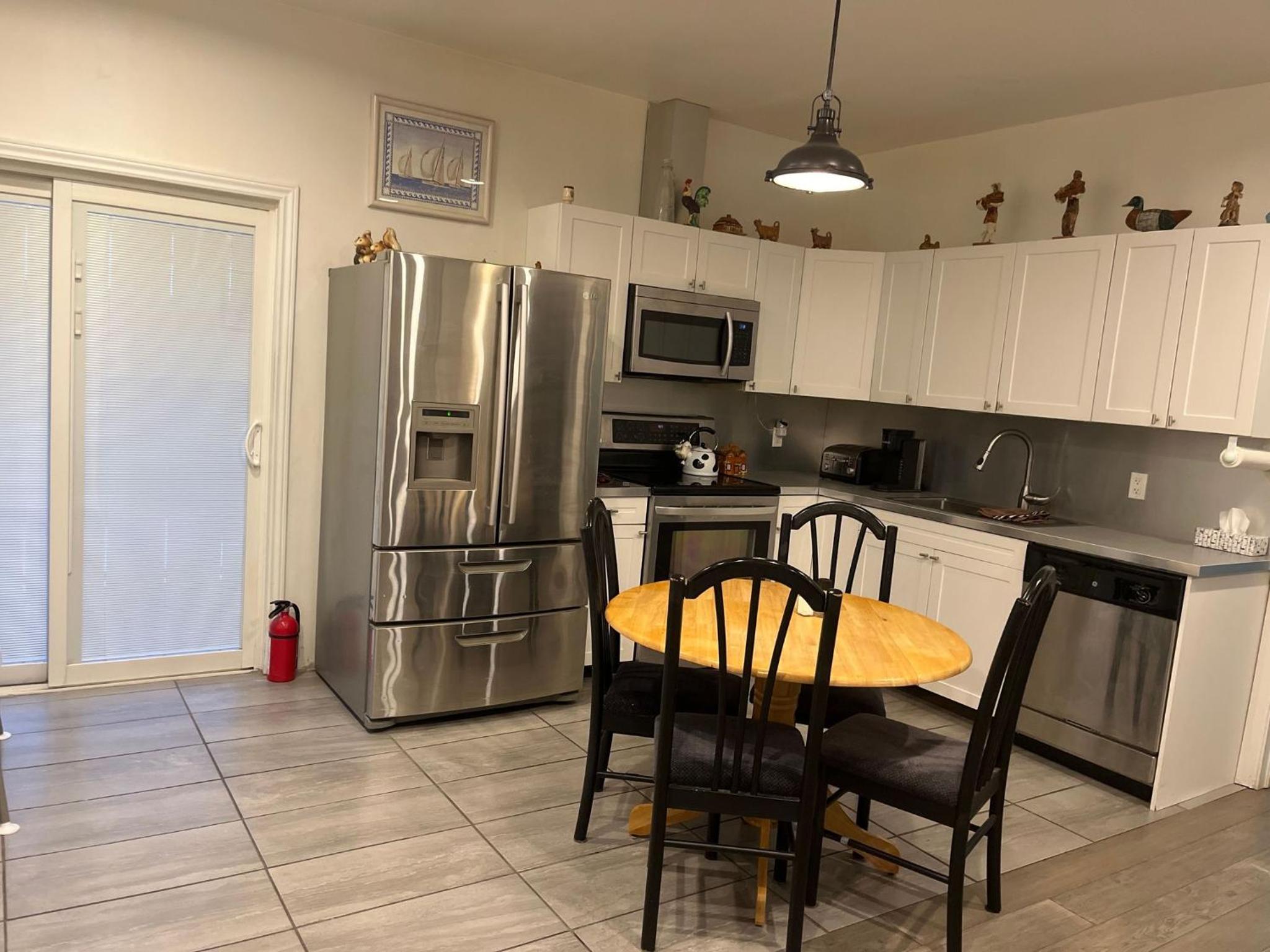 Places to stay bbq ac heat parking wiffi