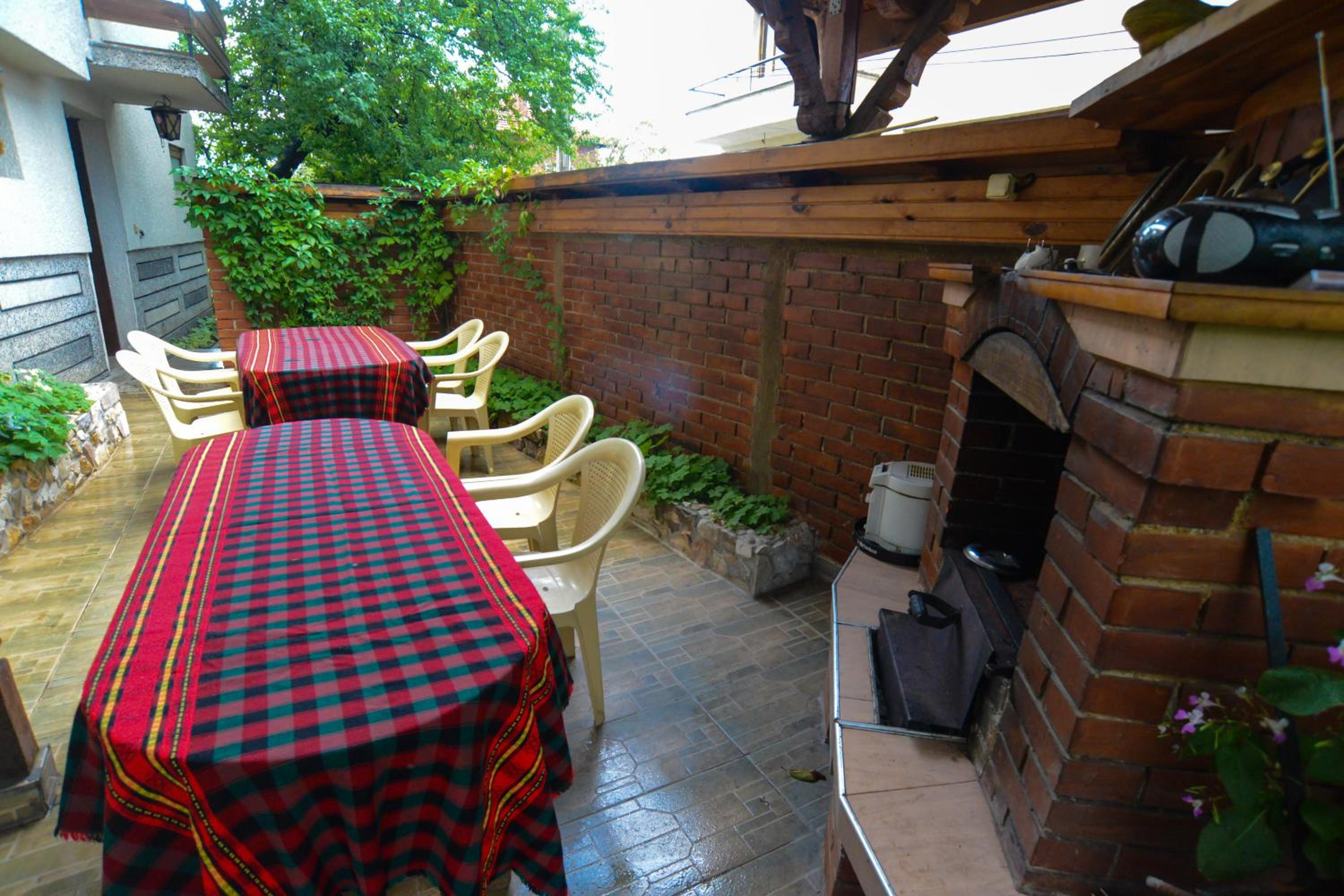 Topuzovi Guest House