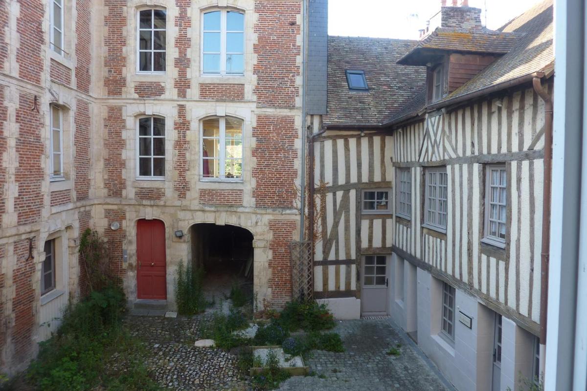 Studio des Lingots view 4