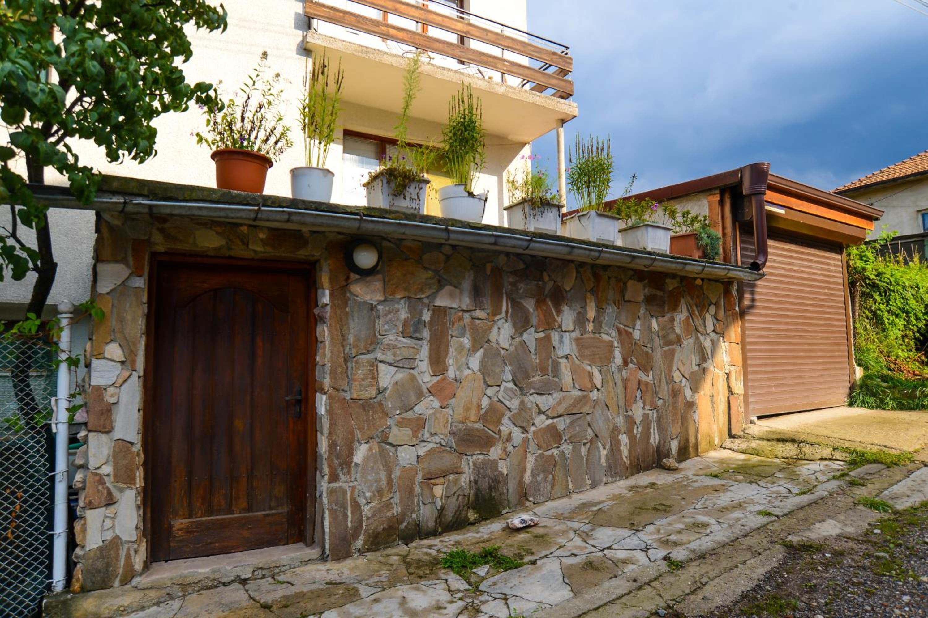 Topuzovi Guest House