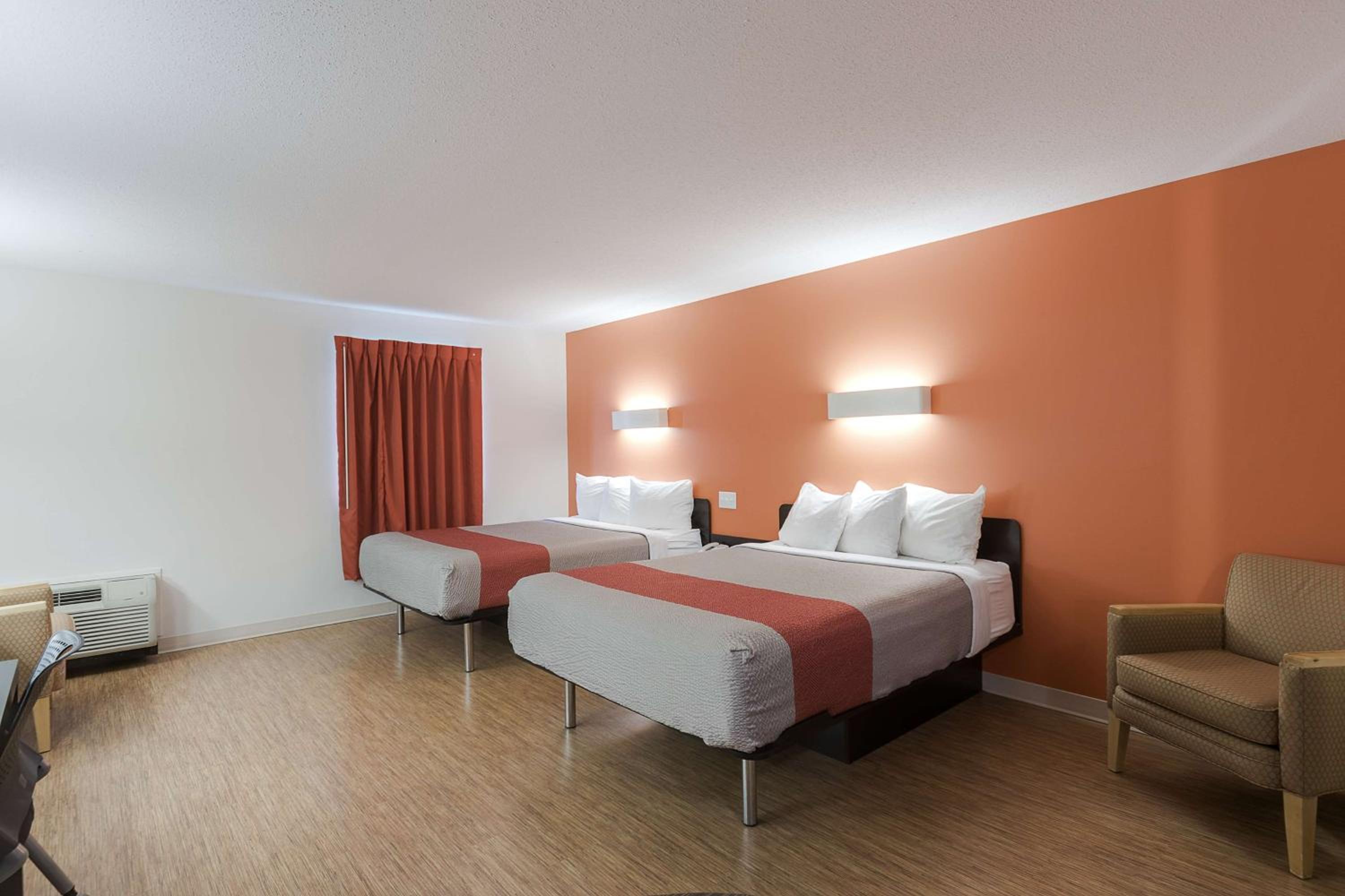 Brandon Vacations - Motel 6-Brandon, MB - Property Image 4