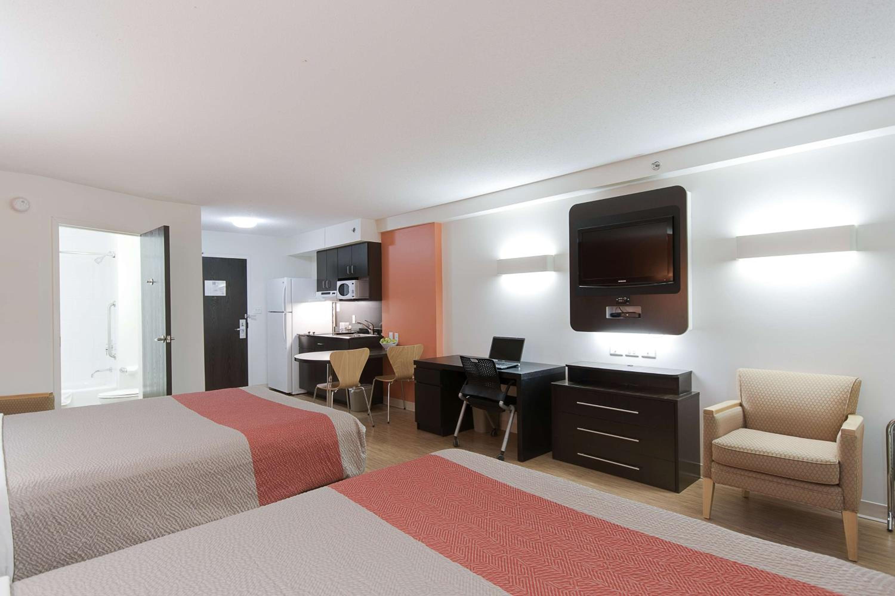Brandon Vacations - Motel 6-Brandon, MB - Property Image 7