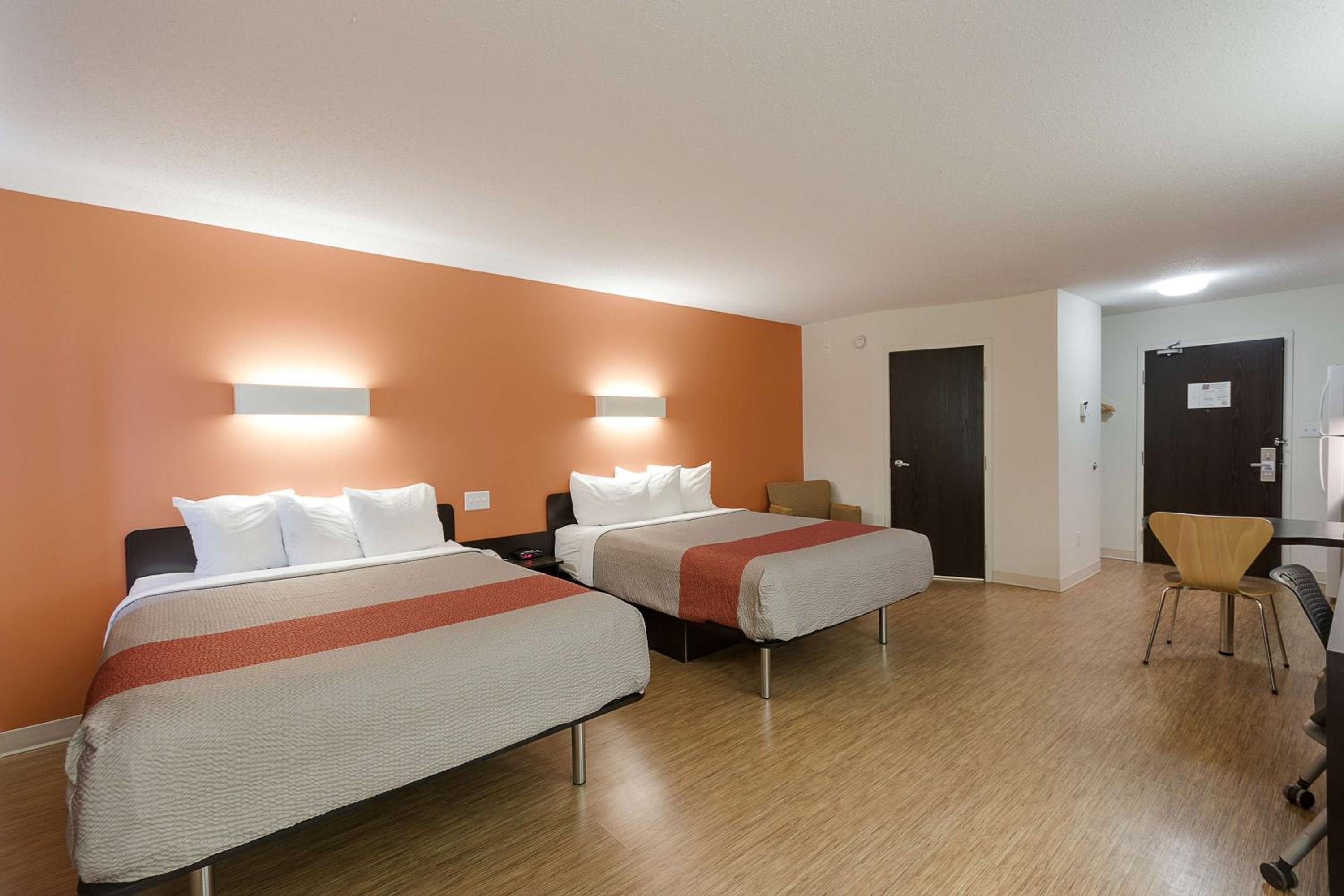 Brandon Vacations - Motel 6-Brandon, MB - Property Image 3