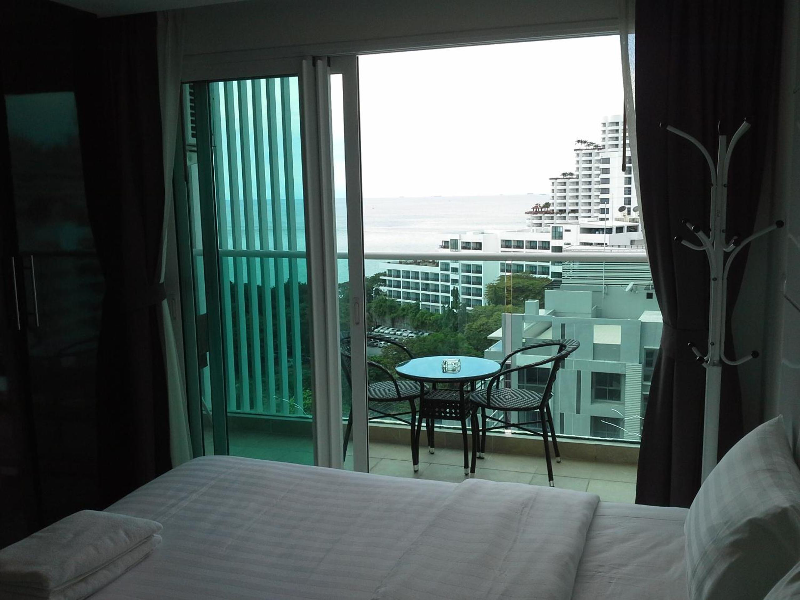 Cosy Beach View Apartments