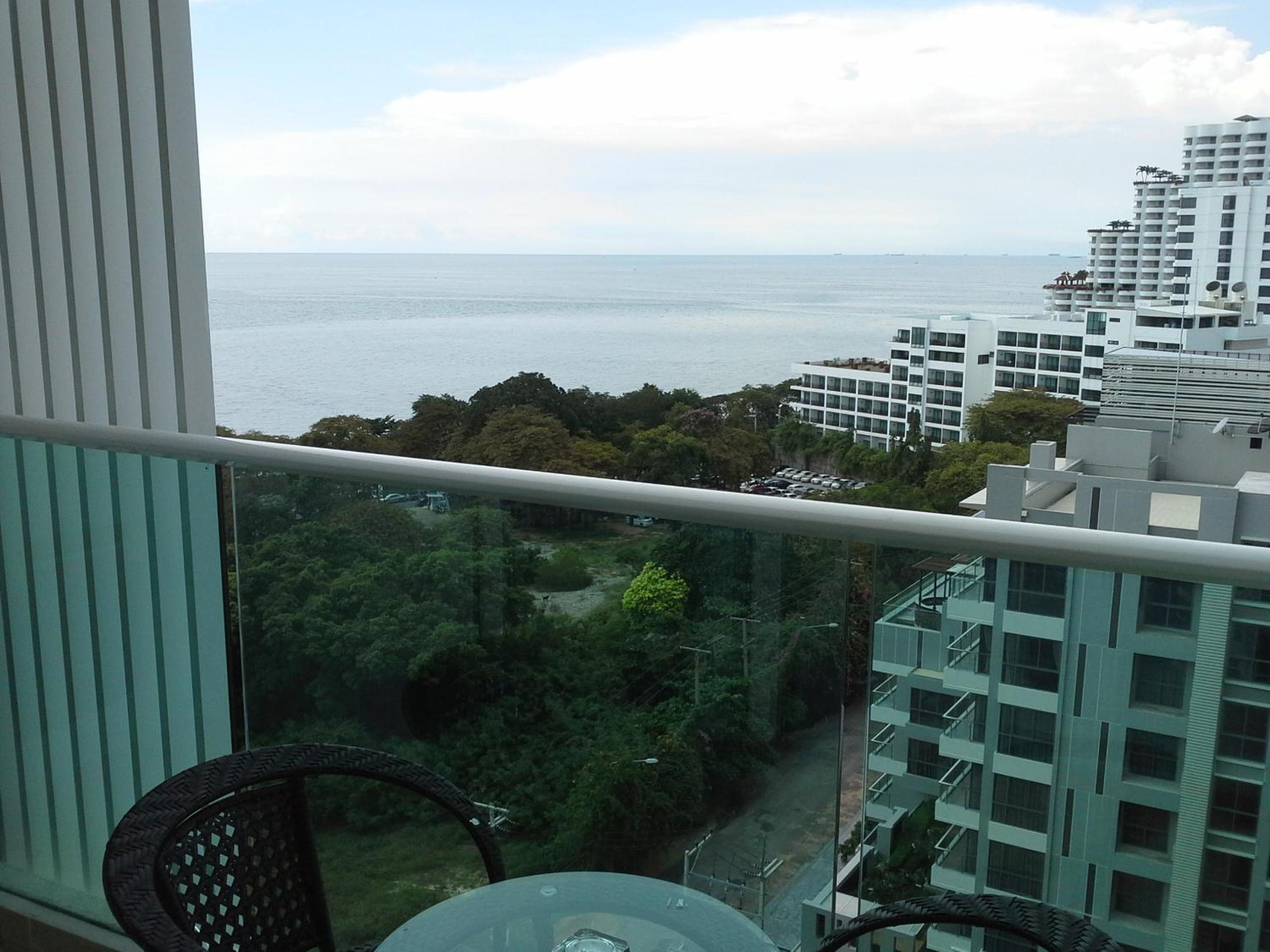 Cosy Beach View Apartments