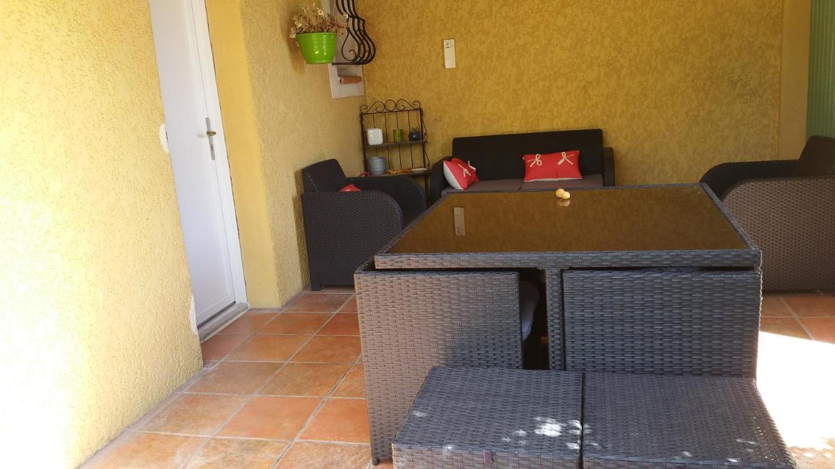 Petit studio au calme view 3