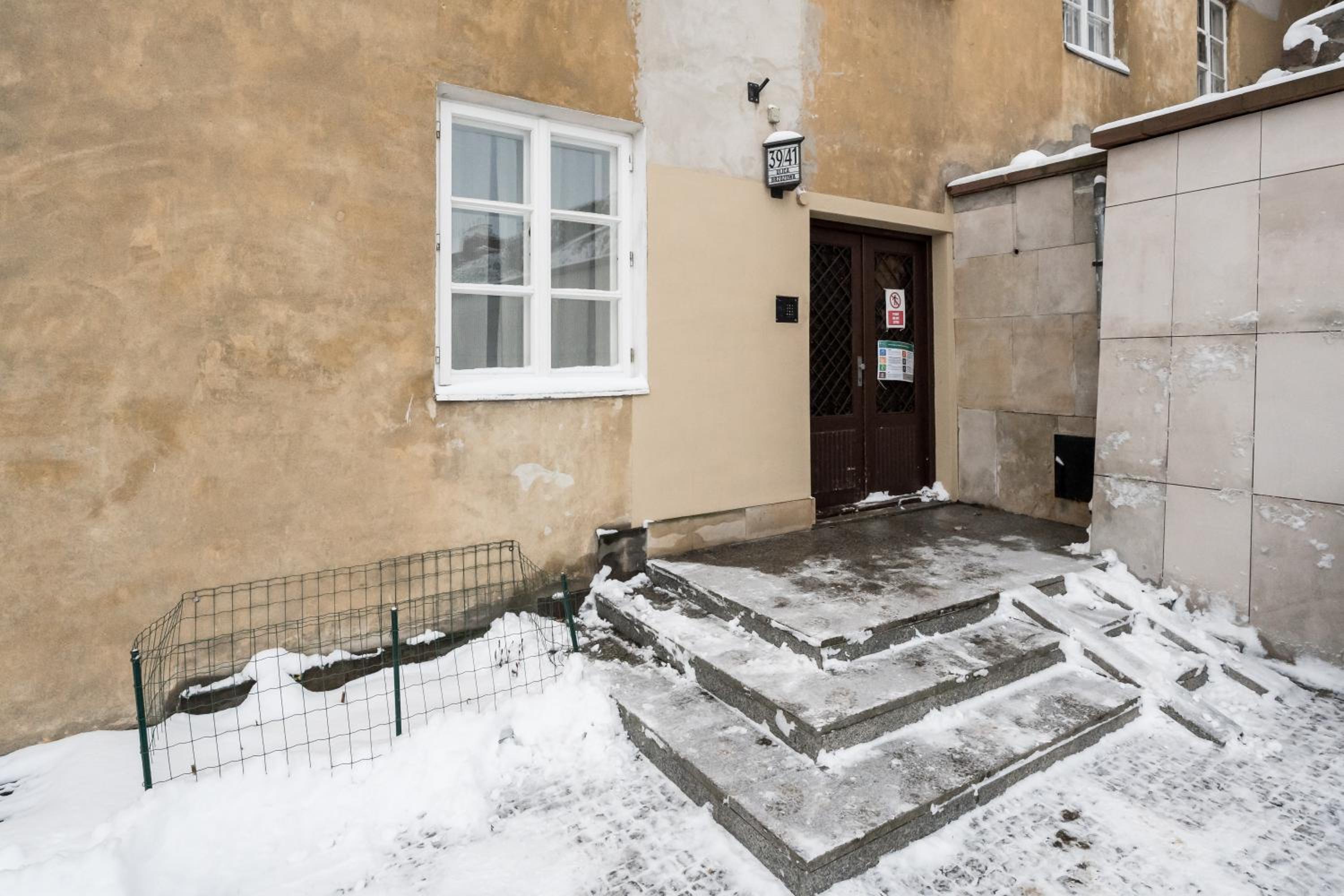 Warsaw Old Town Brzozowa view 5