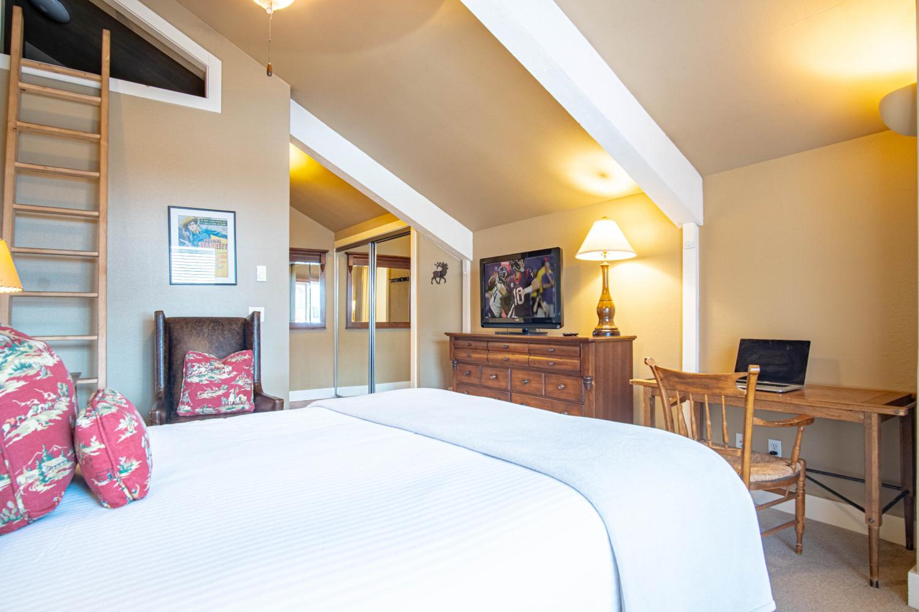 3BD Downtown Ketchum Ski Condo - Near Ski Lifts
