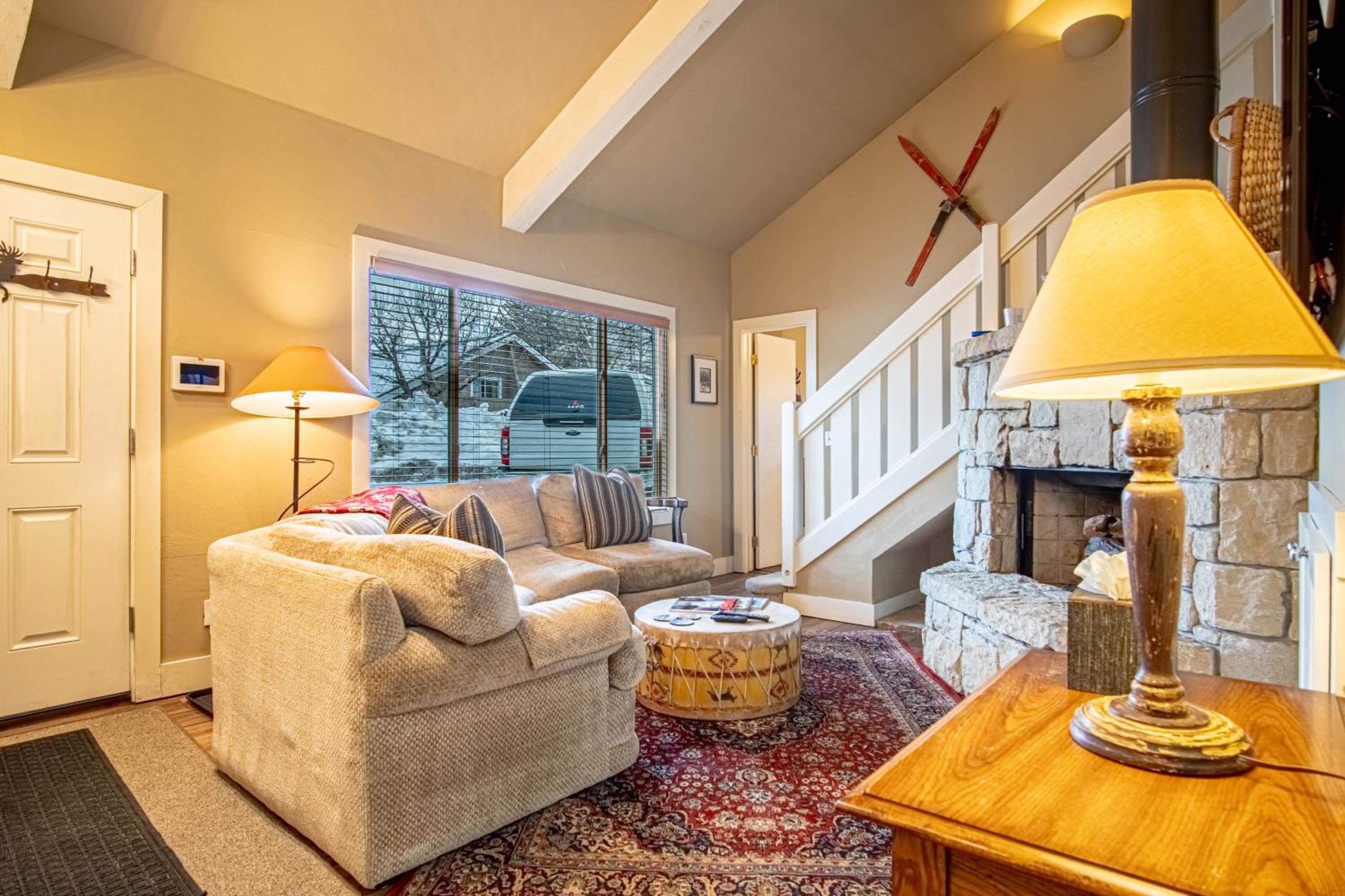3BD Downtown Ketchum Ski Condo - Near Ski Lifts