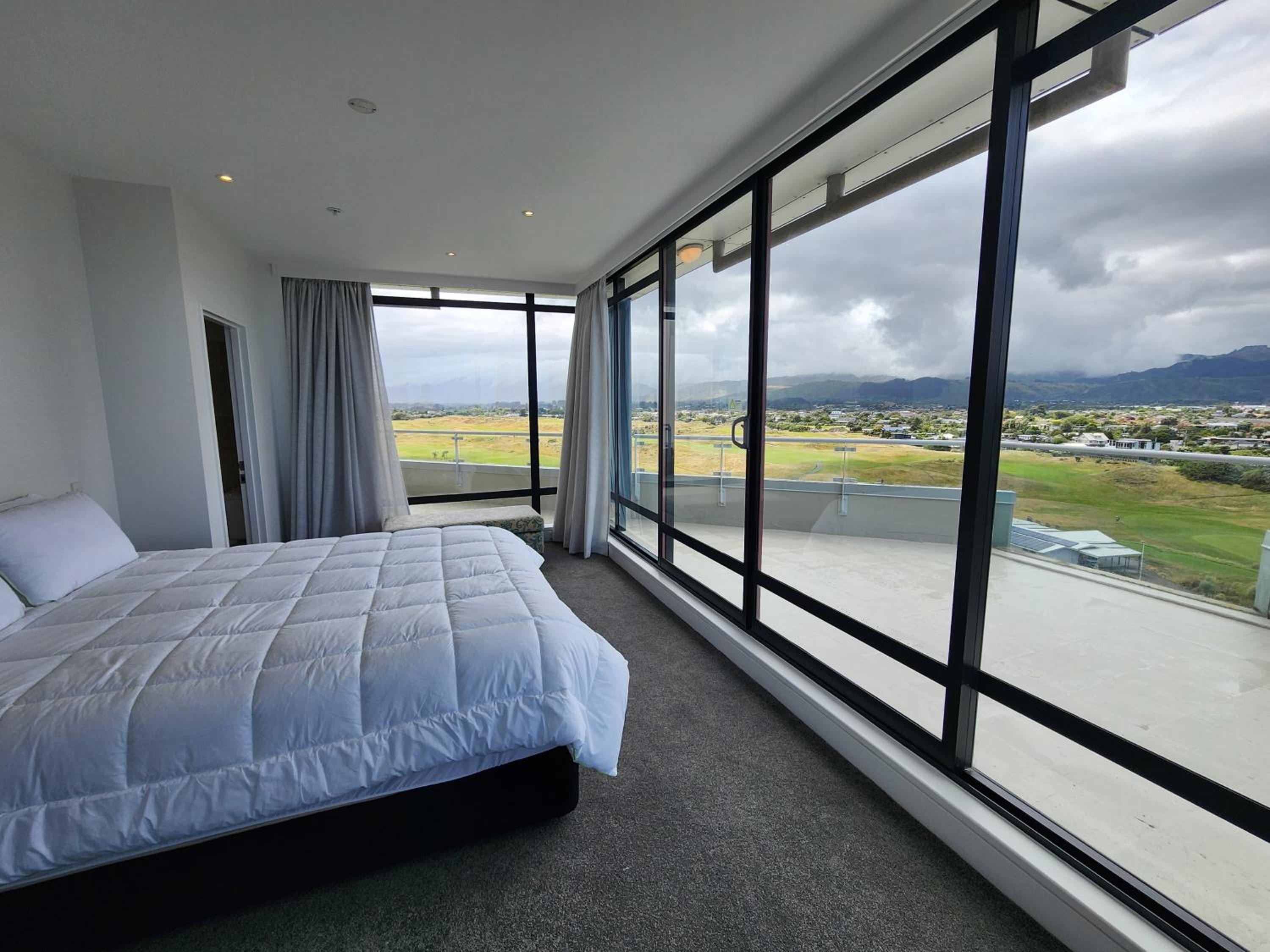 U Suites at The Links