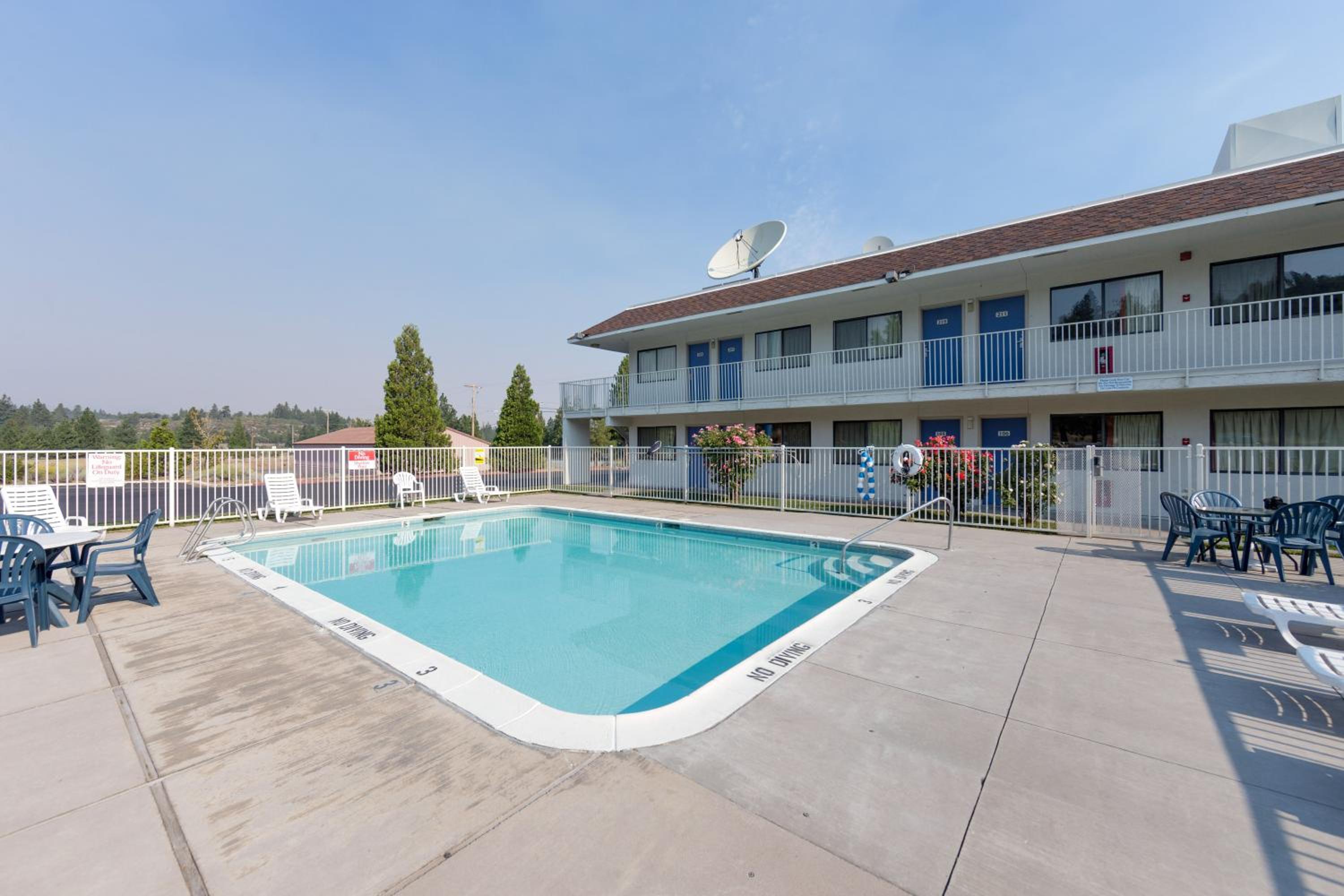 Yreka Vacations - Motel 6 Weed - Mount Shasta - Property Image 4