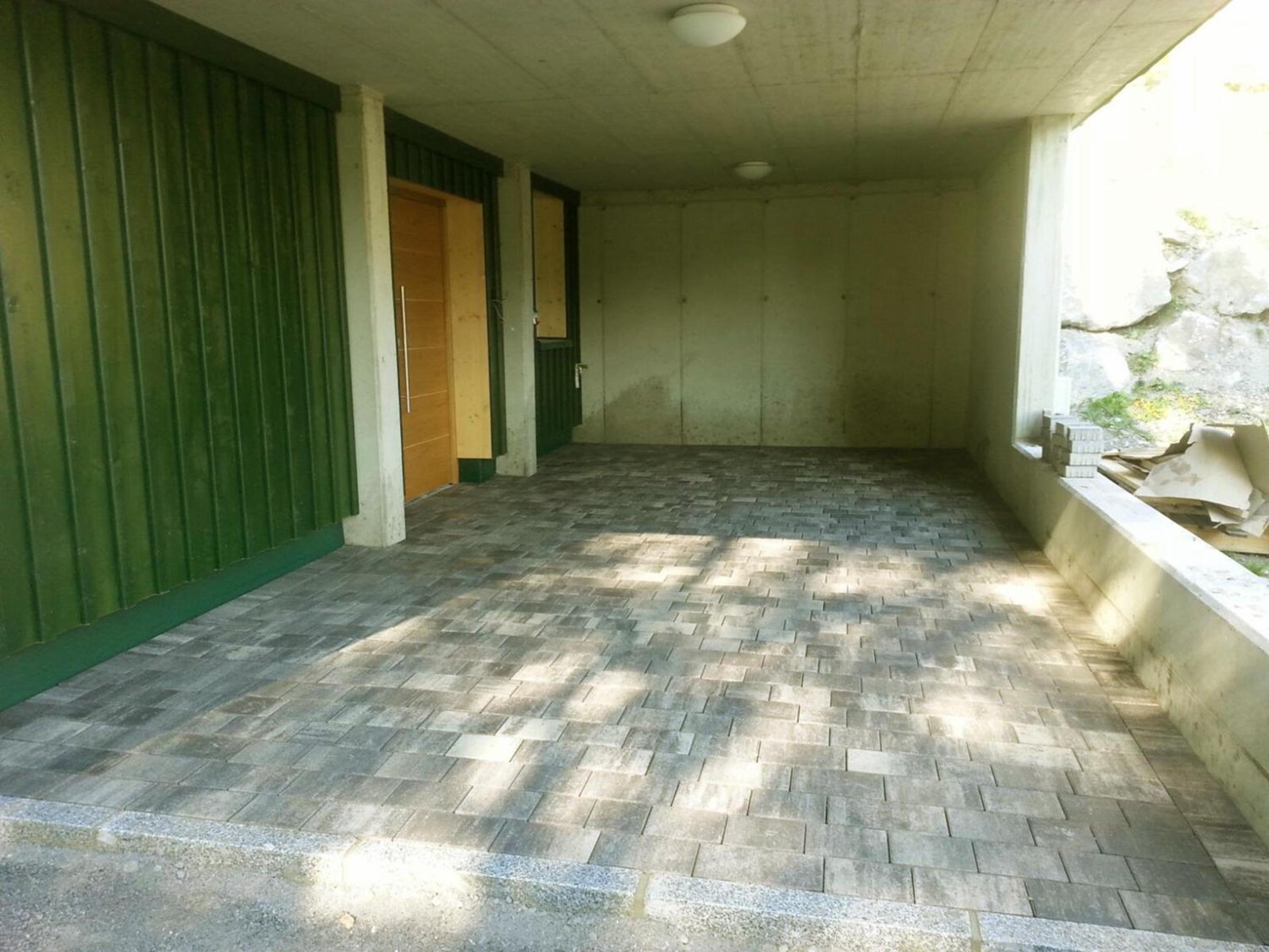 Modernes Chalet mit Terrasse und Parkplatz in den Alpen