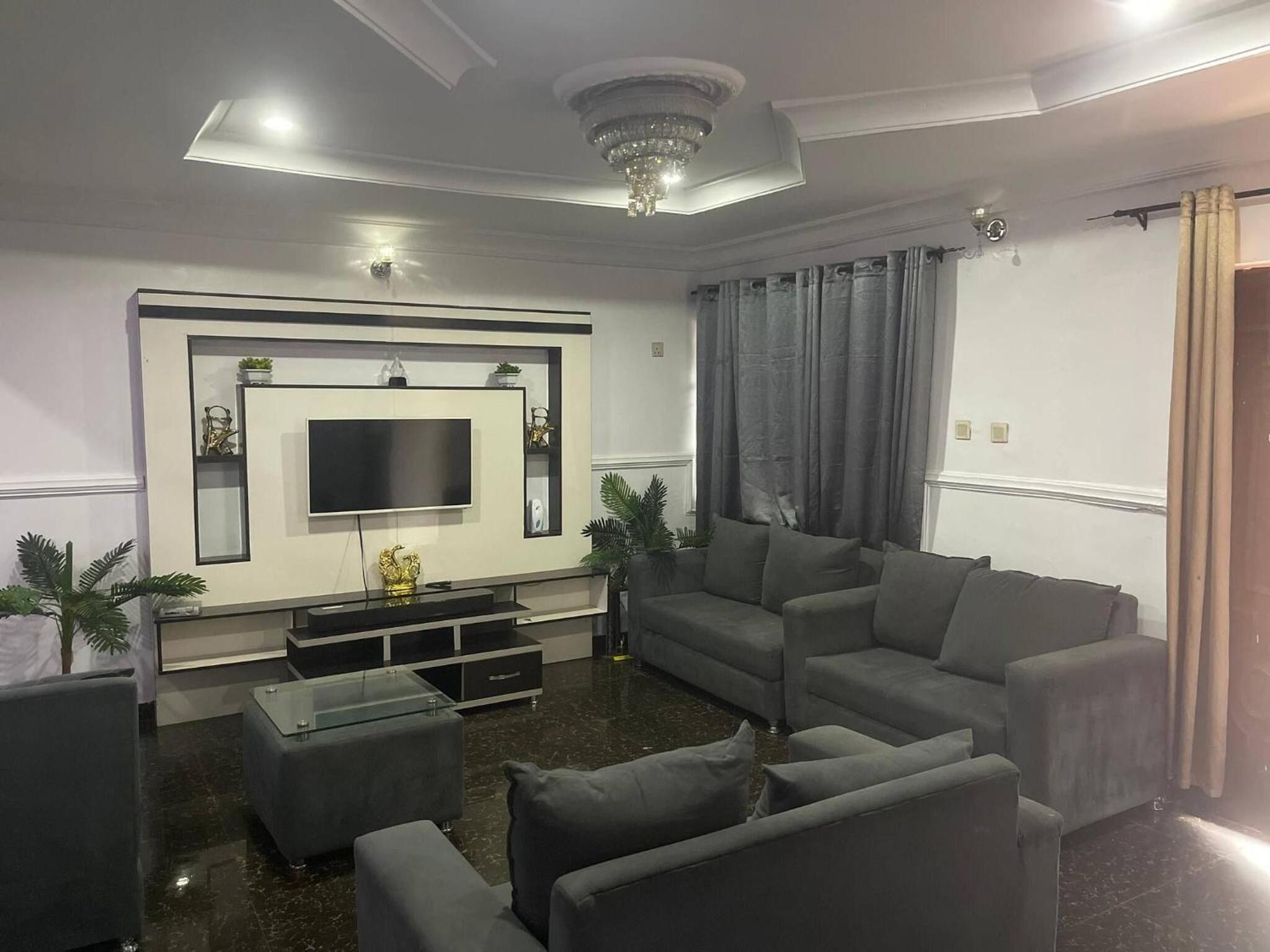 Elite Retreat Apartment, Sagamu
