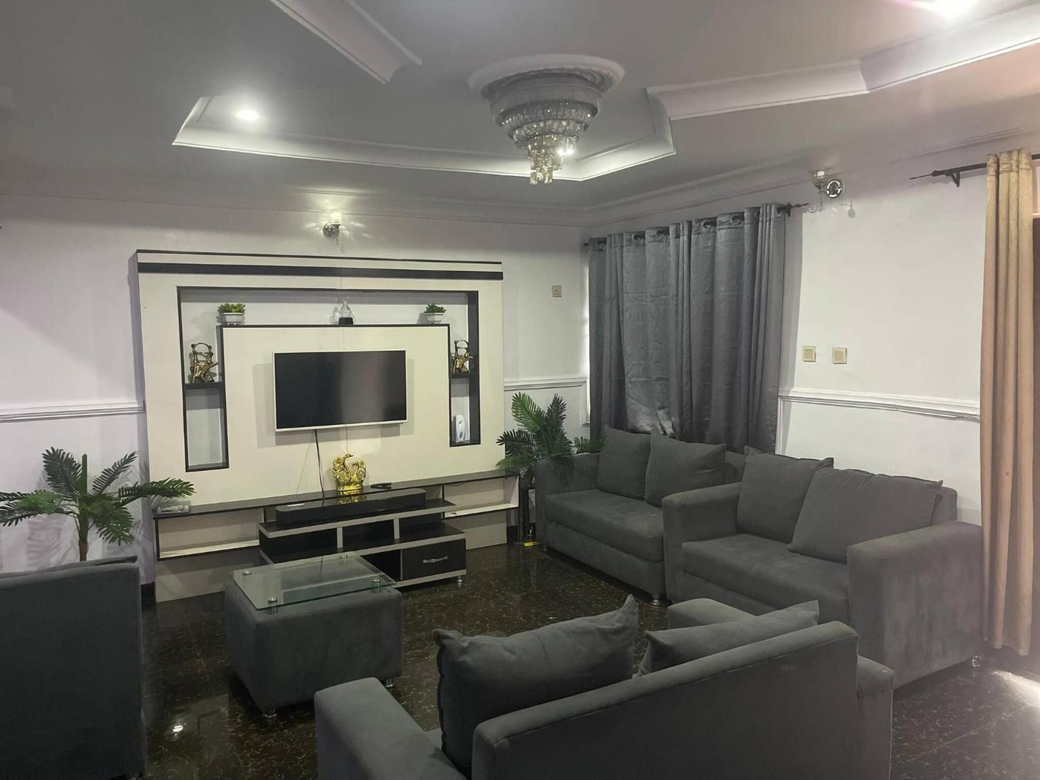 Elite Retreat Apartment, Sagamu