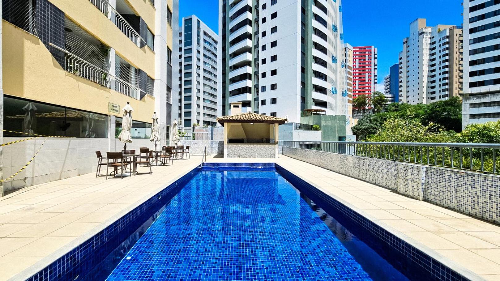 Apto c Piscina, Academia e Churrasqueira em Pituba