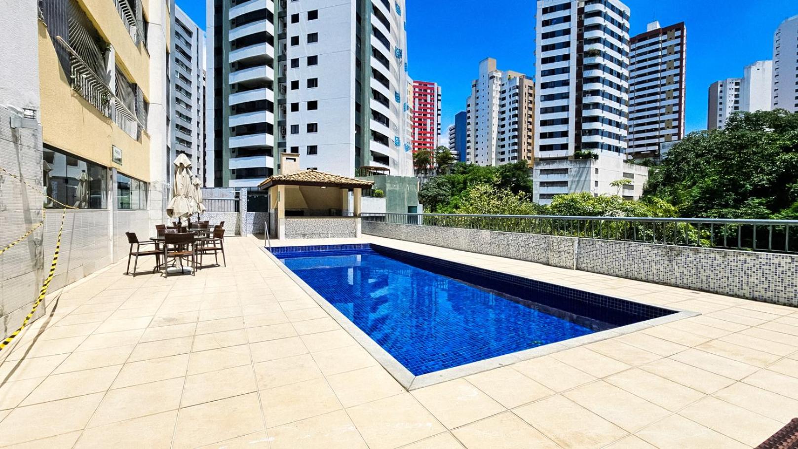 Apto c Piscina, Academia e Churrasqueira em Pituba