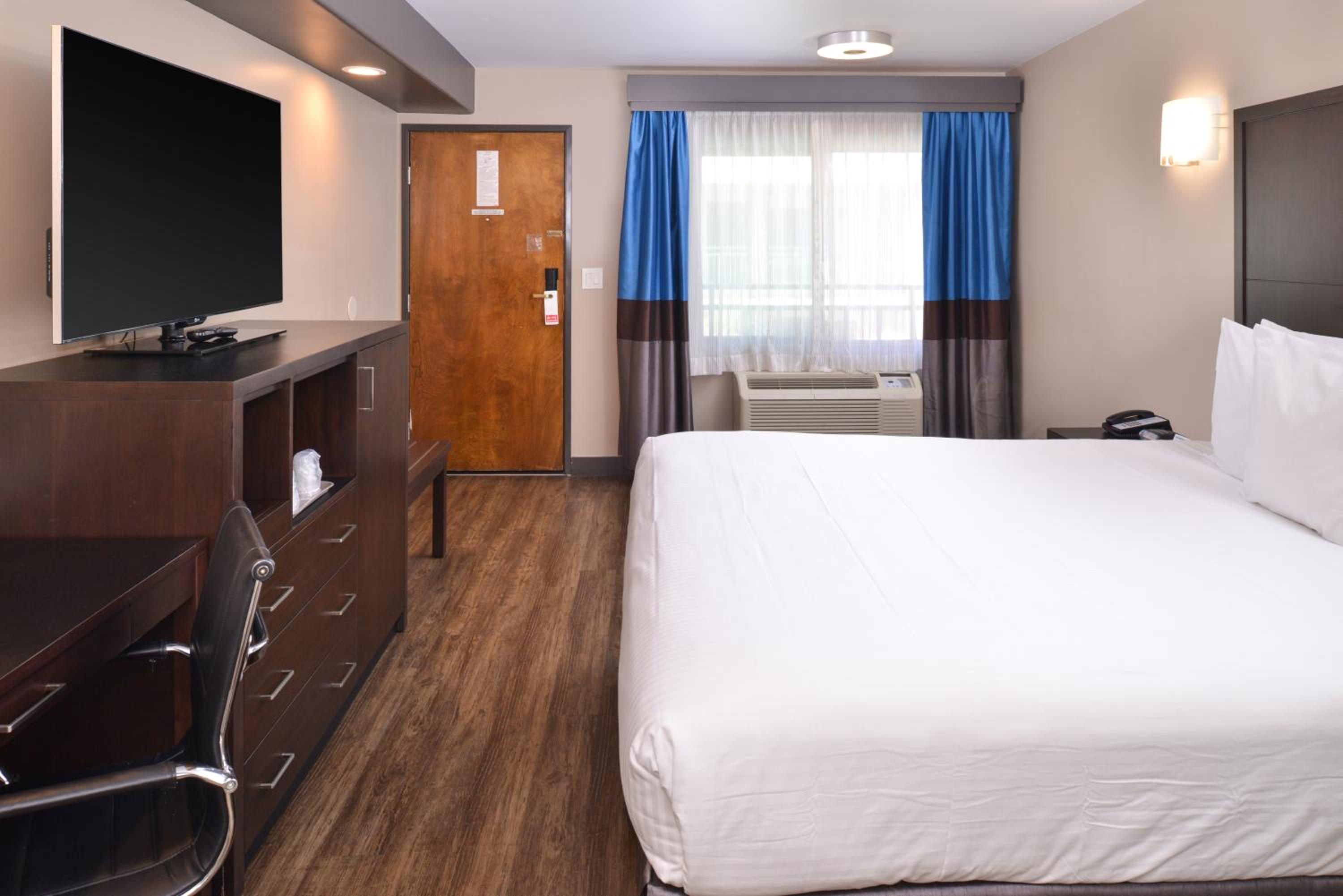 Tarzana Inn - Property Image 3