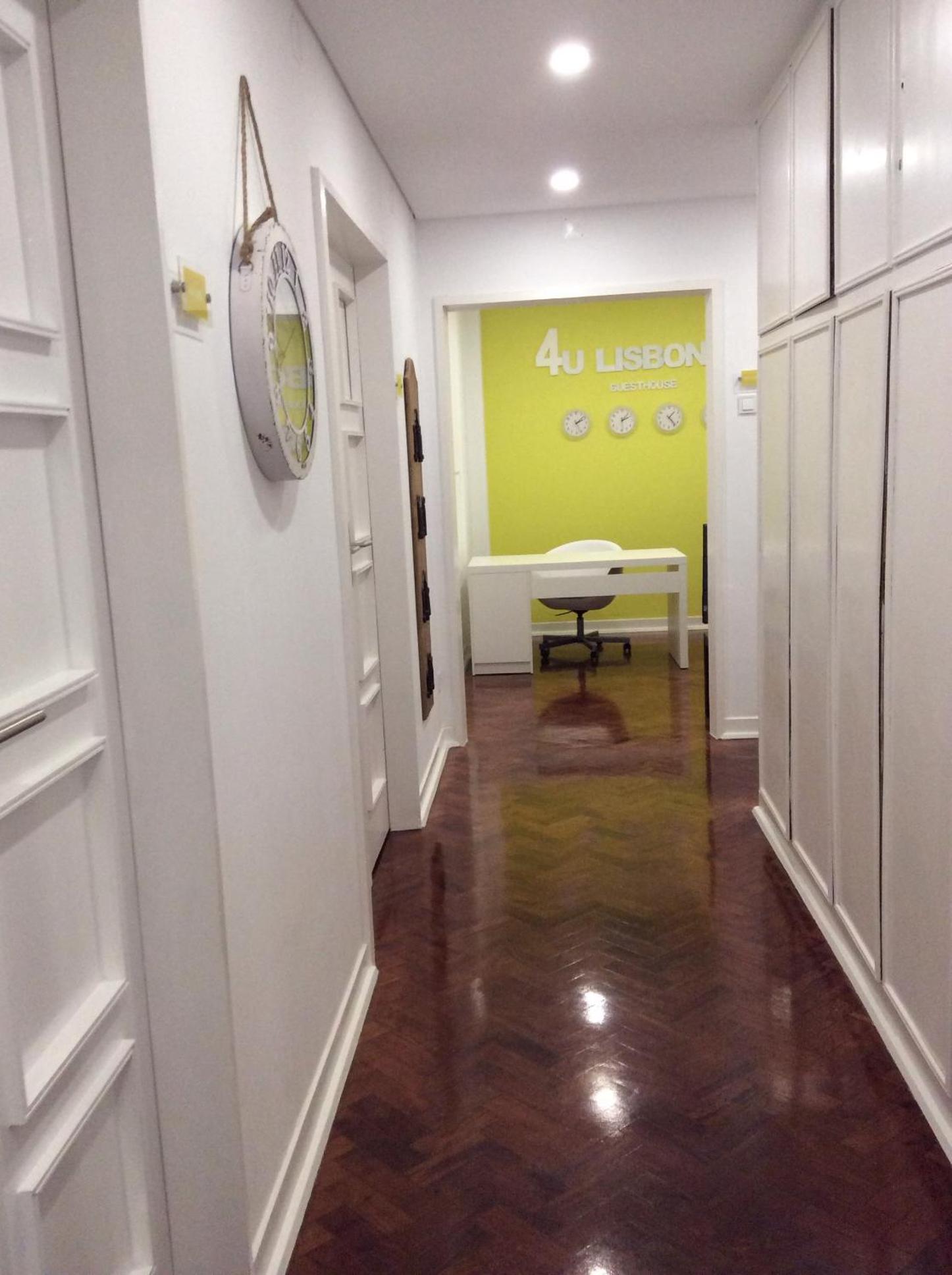 4U Lisbon IV Guesthouse Airport view 2