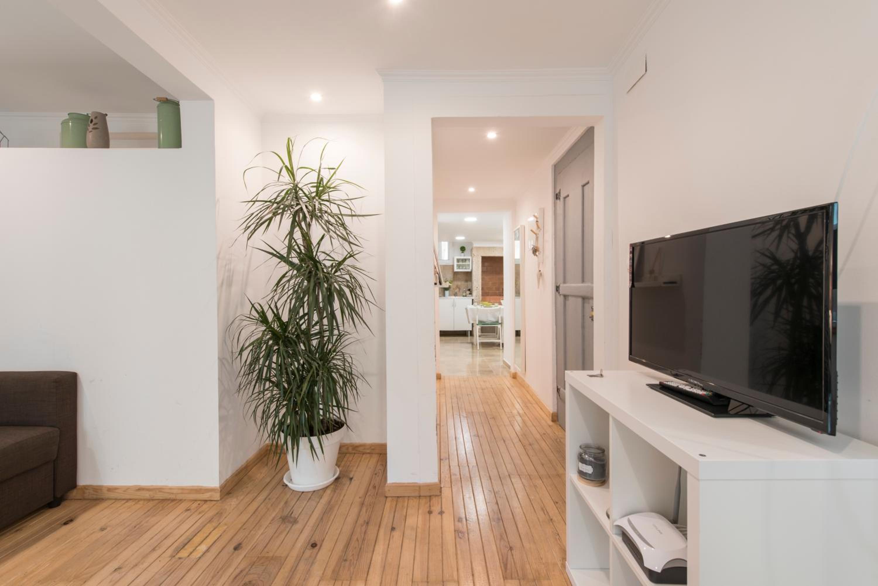 Lisbon Apartment Bairro Alto - Bica 1 view 4